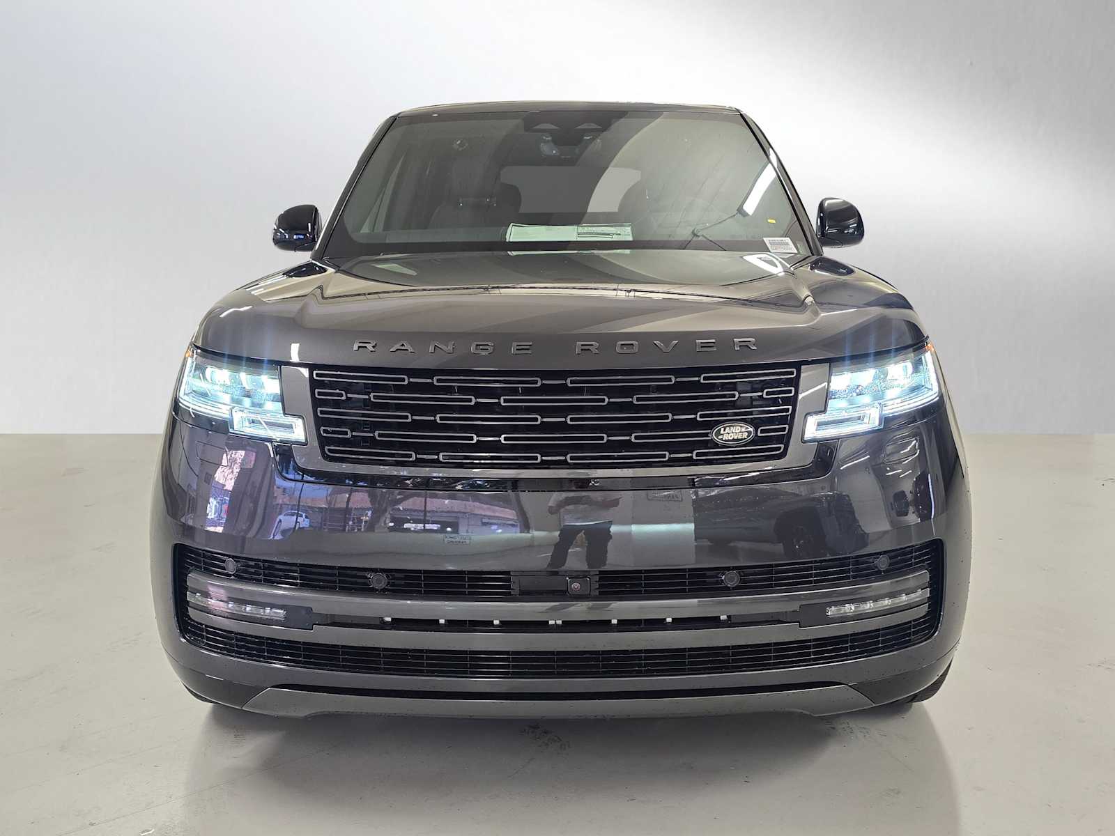 2026 Land Rover Range Rover SE - Photo 8
