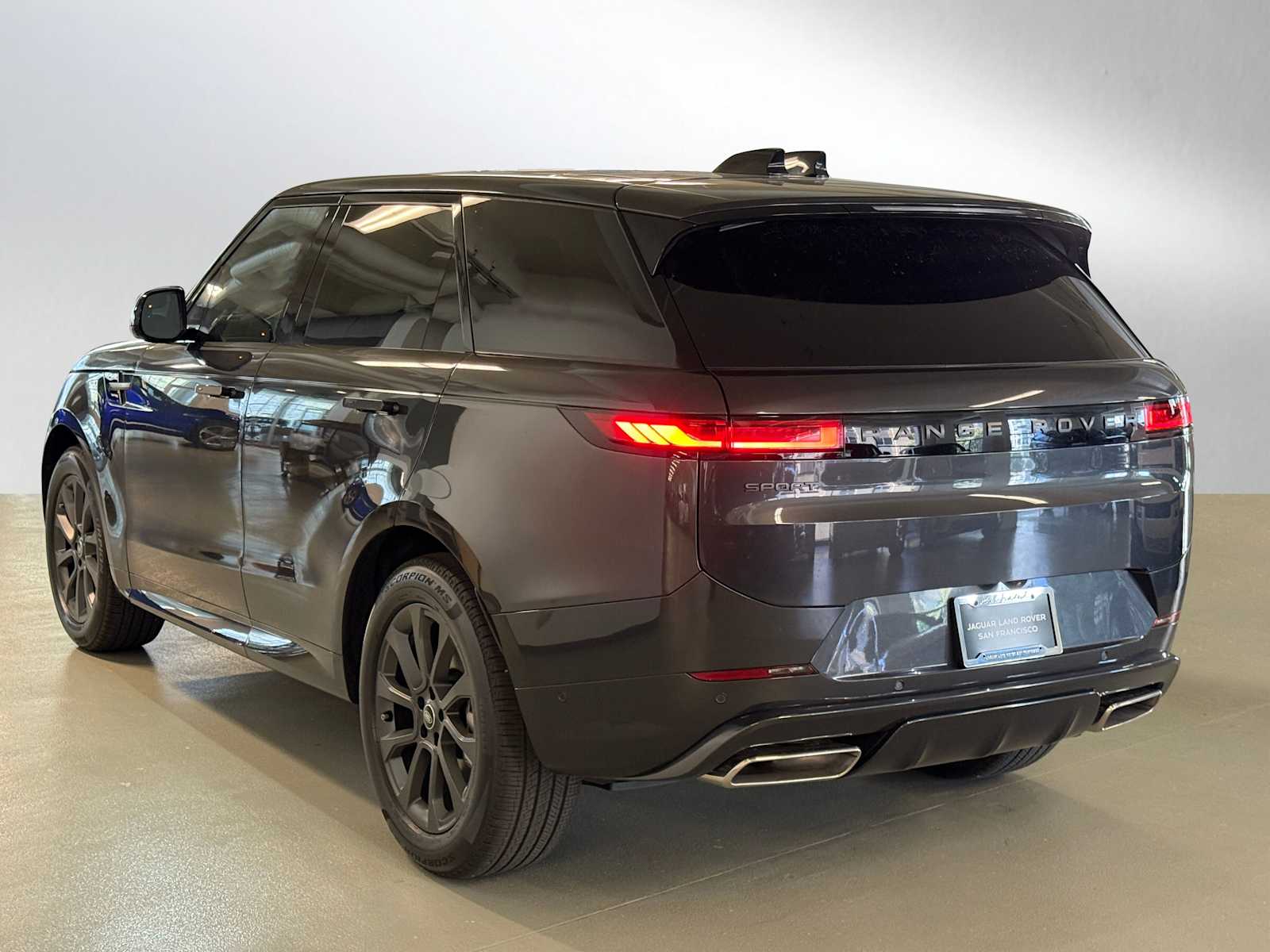 2025 Land Rover Range Rover Sport SE photo 3