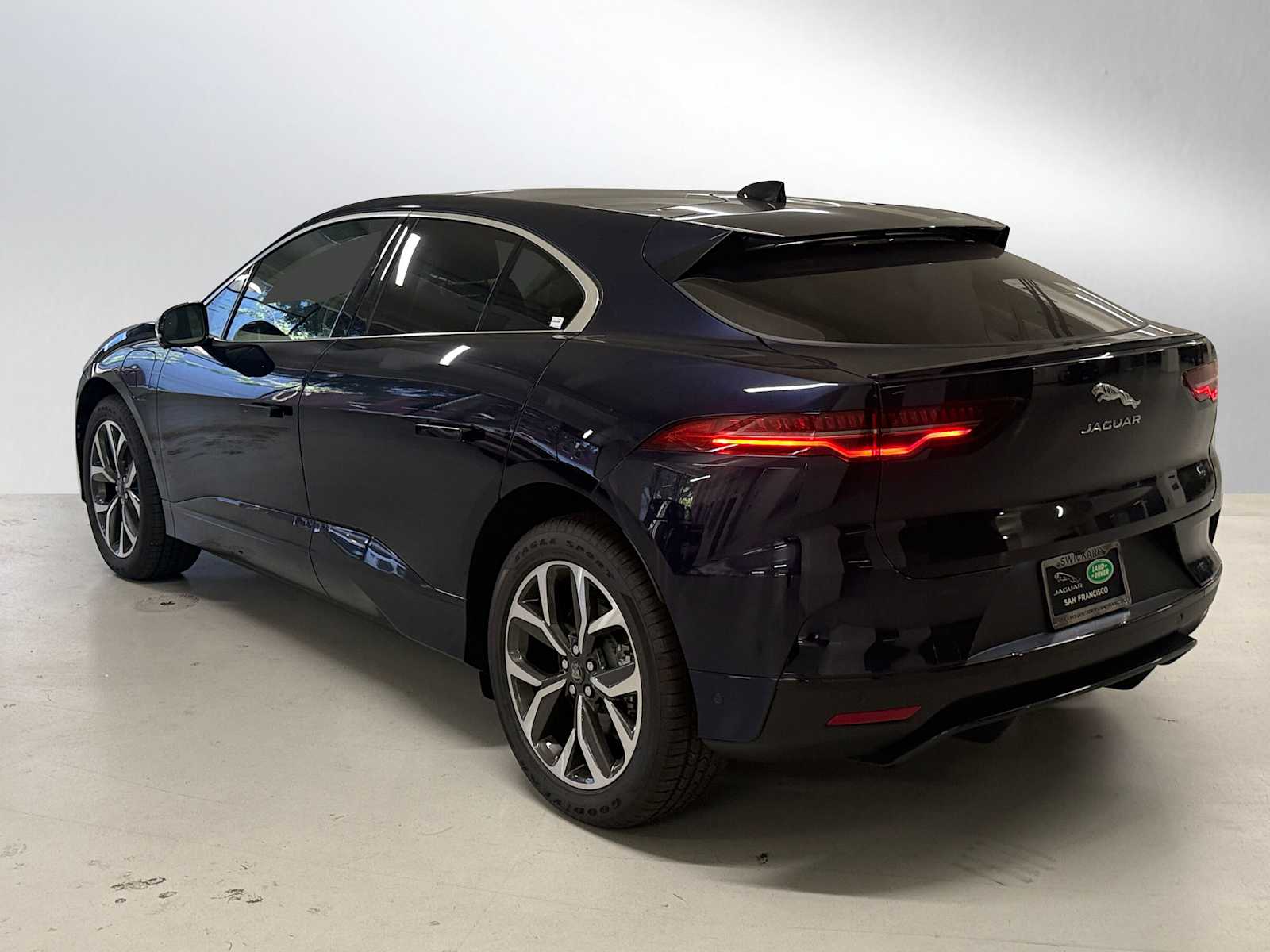 2024 Jaguar I-PACE HSE photo 3