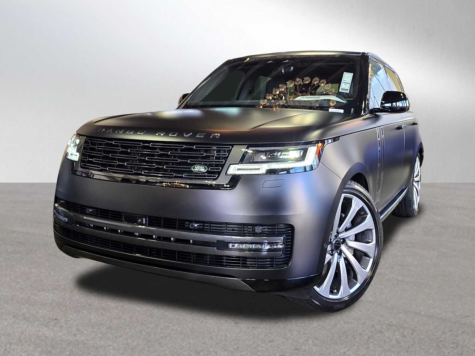 2026 Land Rover Range Rover SE's photo