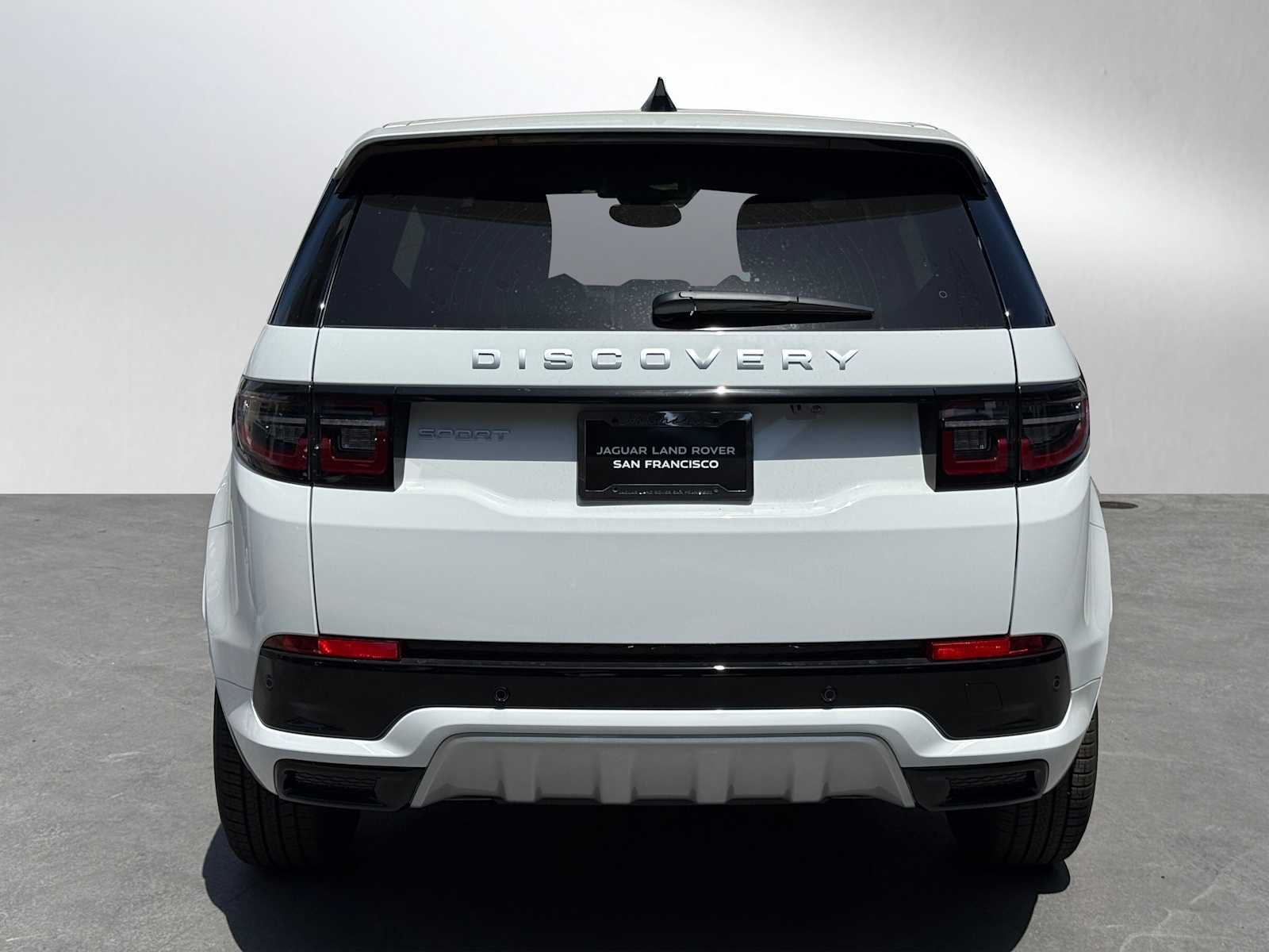 2025 Land Rover Discovery Sport S photo 4