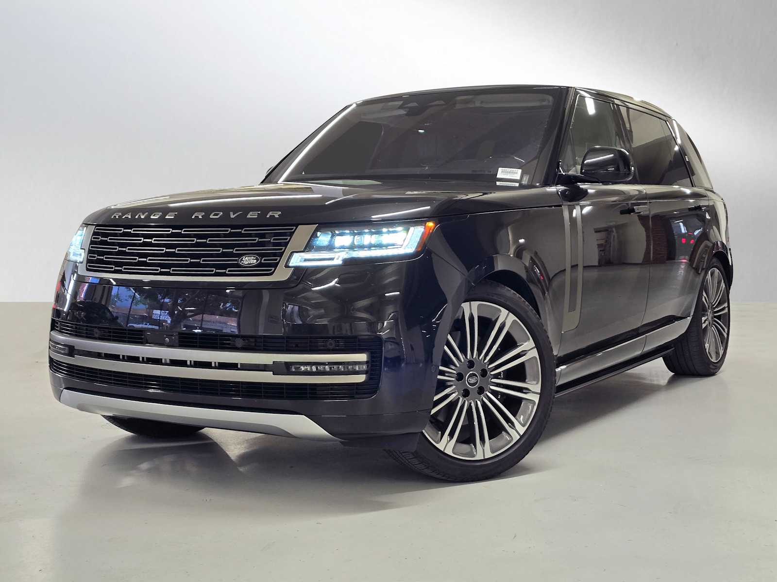 2023 Land Rover Range Rover 3.0 SE LWB 7's photo