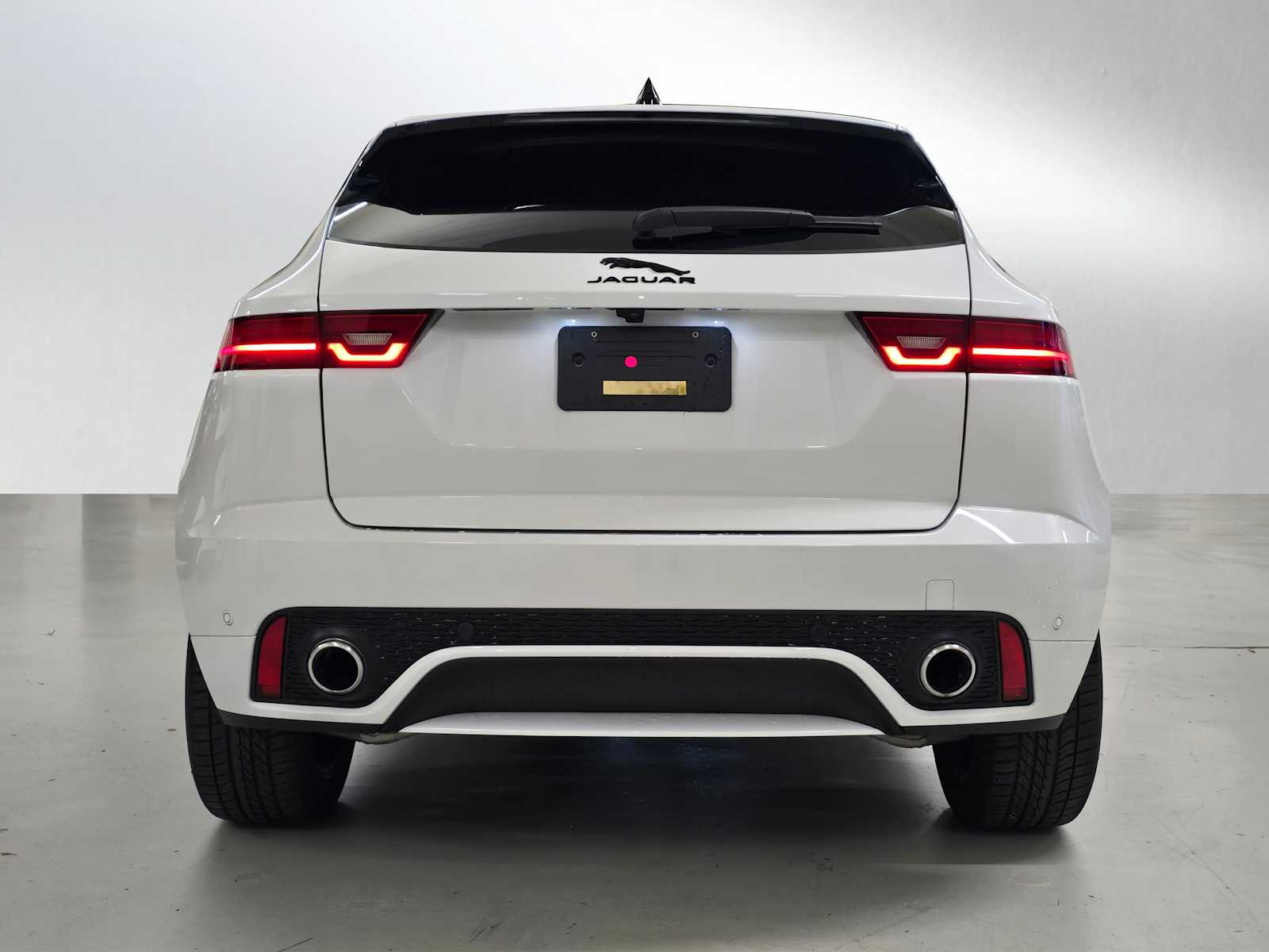 2024 Jaguar E-PACE P250 R-Dynamic SE photo 3