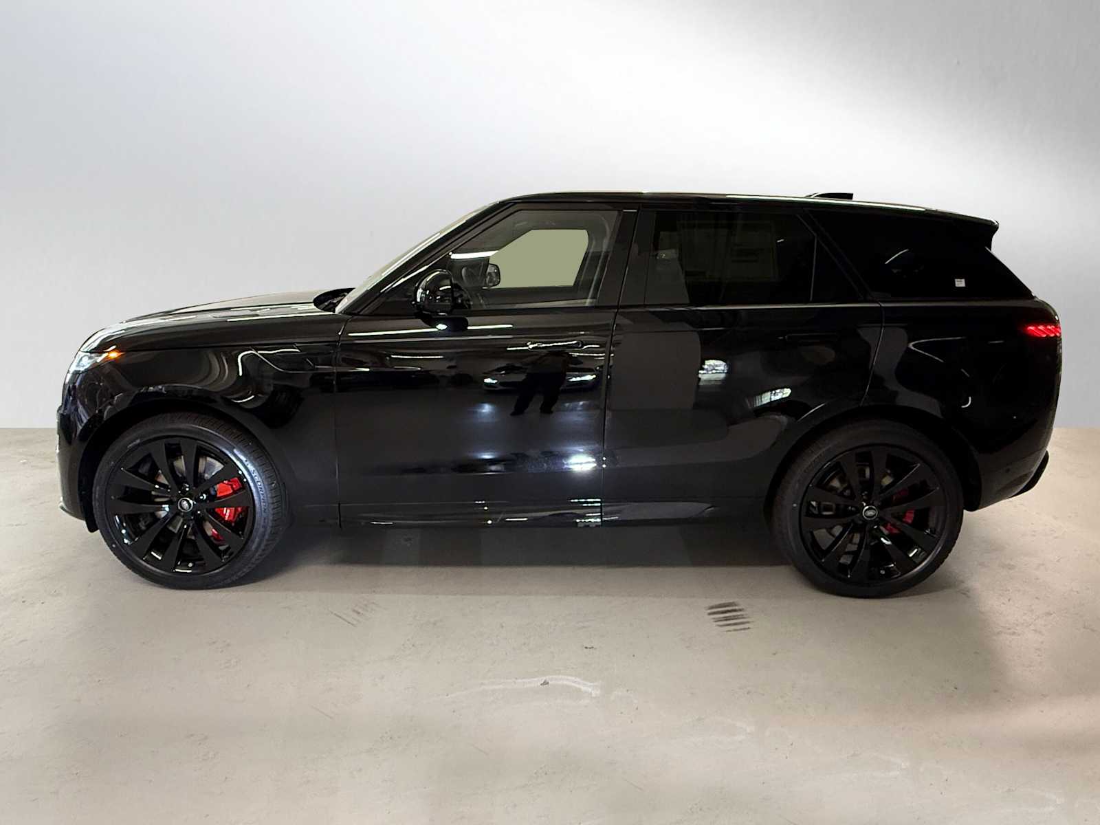 2025 Land Rover Range Rover Sport SE photo 2