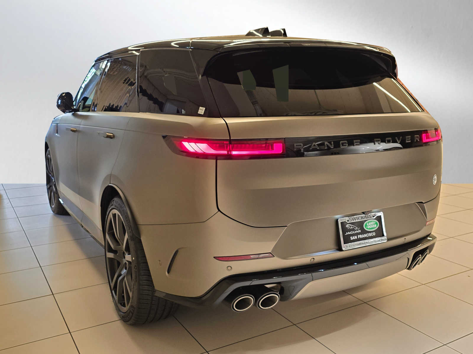 2024 Land Rover Range Rover Sport photo 3