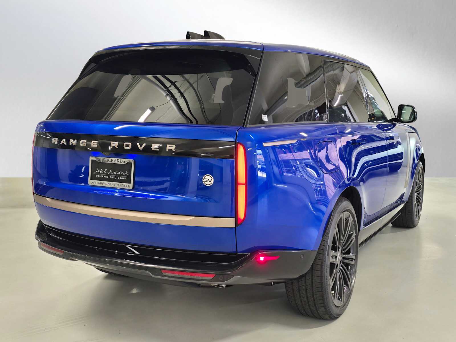 2025 Land Rover Range Rover SV - Photo 5