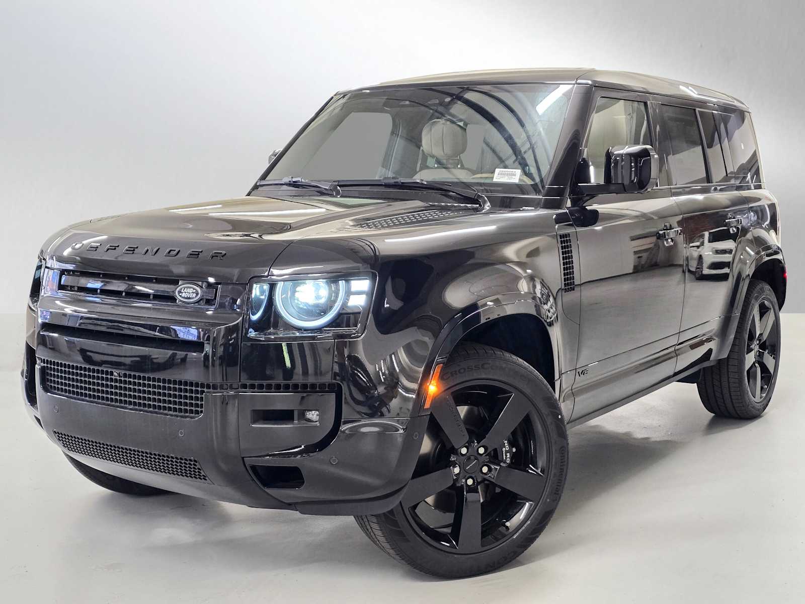 2026 Land Rover Defender 110 V8 P525's photo