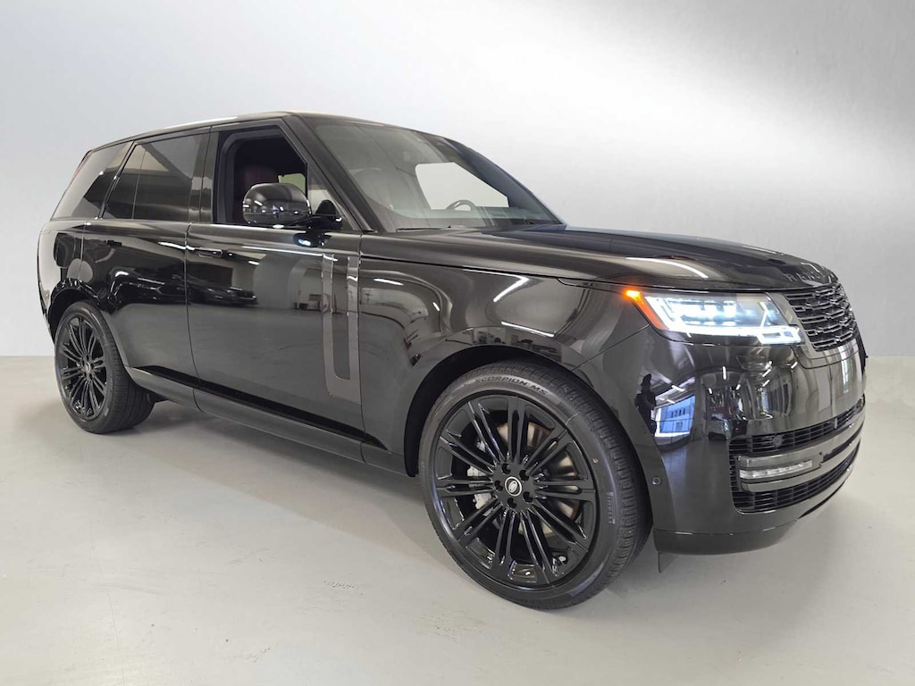 New 2025 Land Rover Range Rover SE SUV