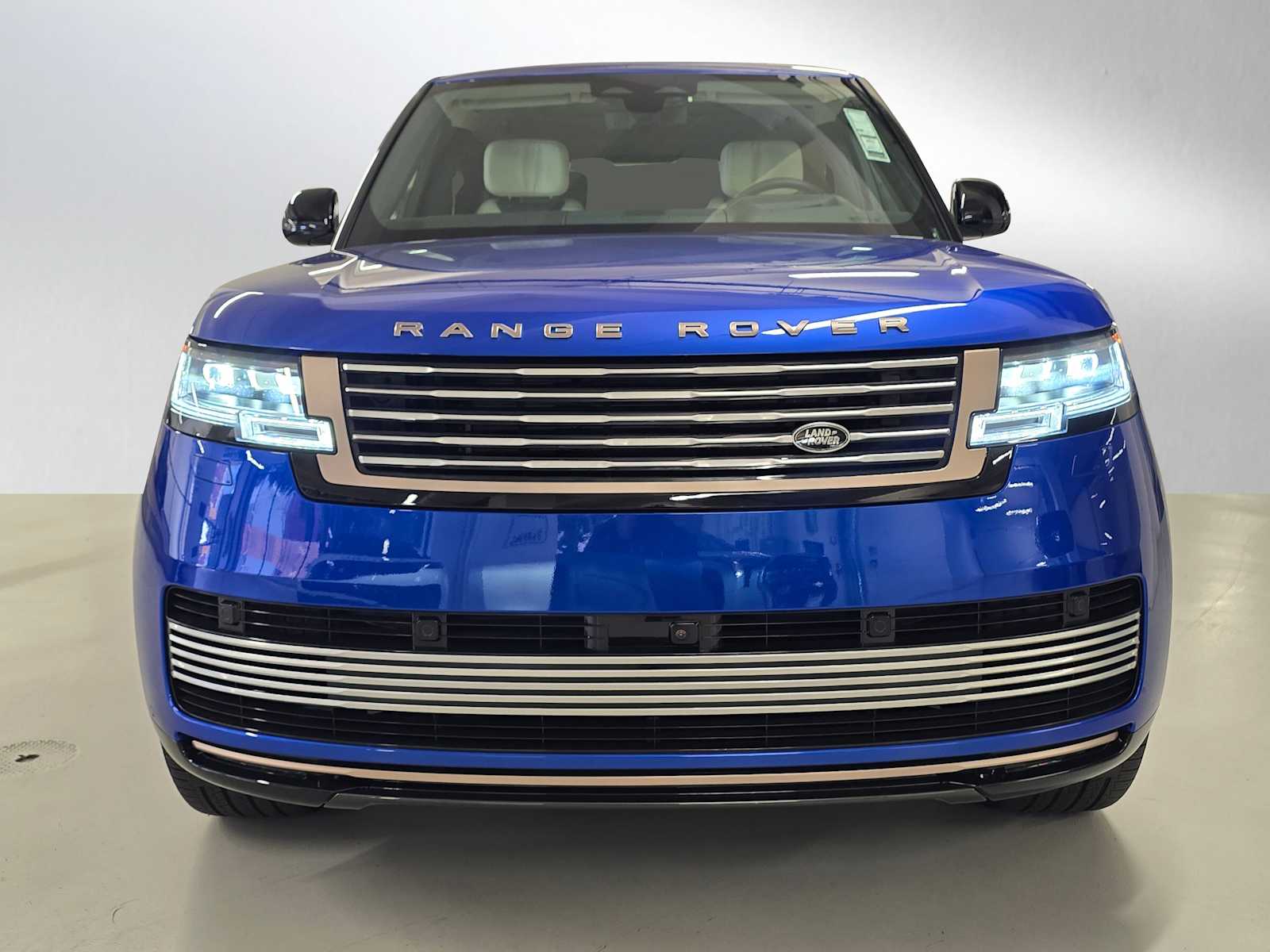 2025 Land Rover Range Rover SV - Photo 8