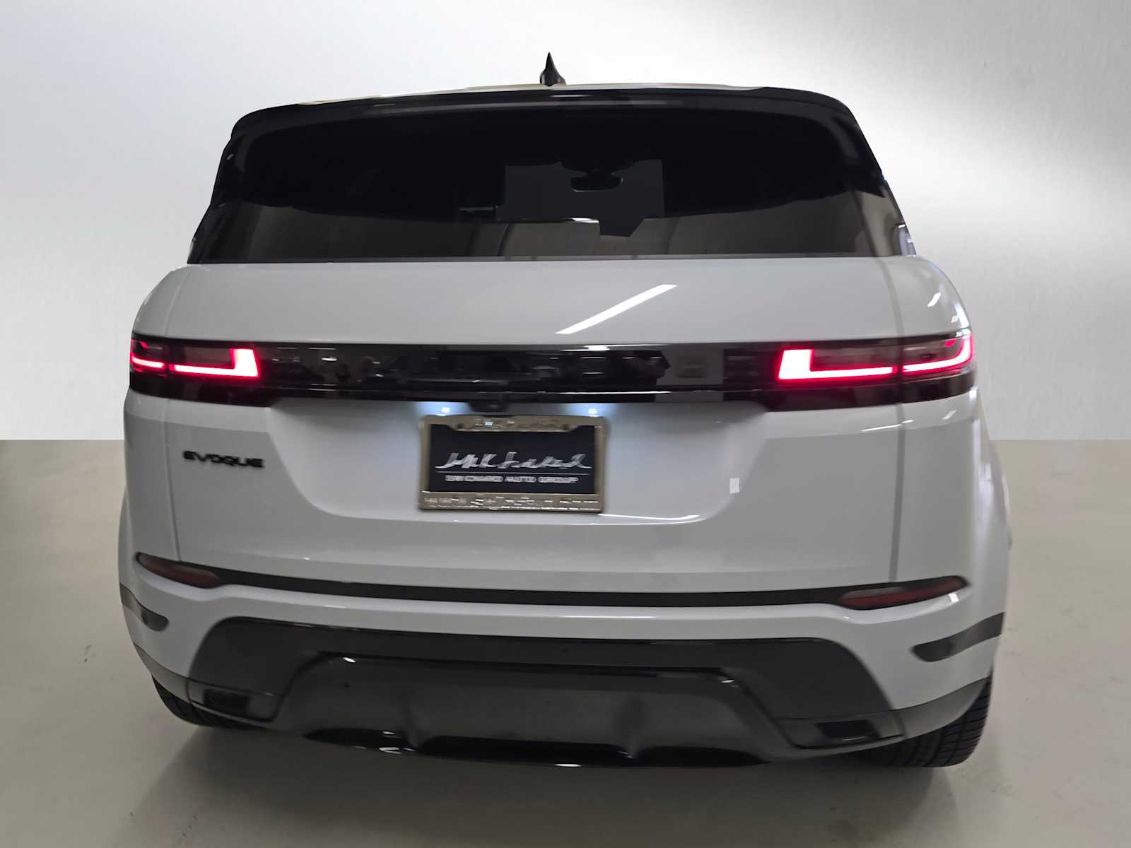 2024 Land Rover Range Rover Evoque Dynamic SE photo 3