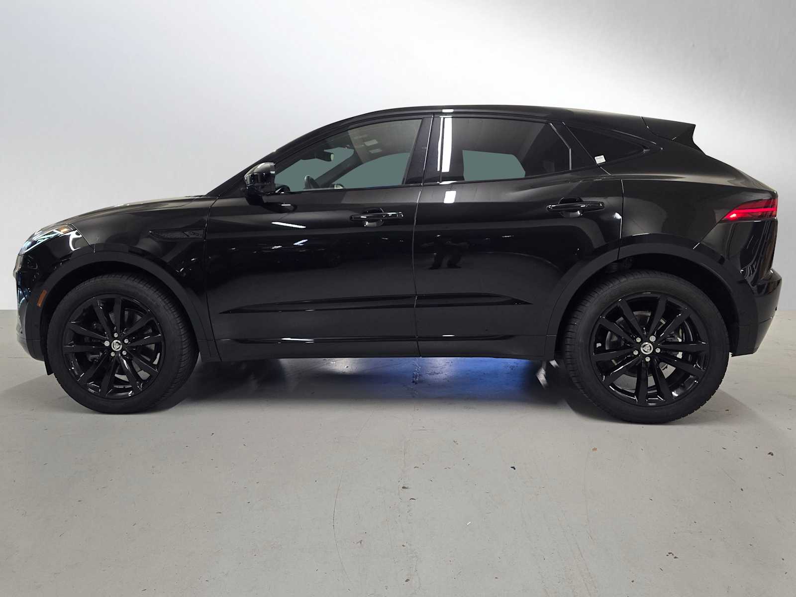 2024 Jaguar E-PACE P250 R-Dynamic SE photo 2