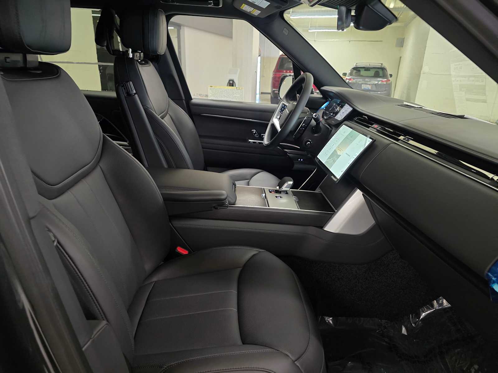 2026 Land Rover Range Rover SE - Photo 11