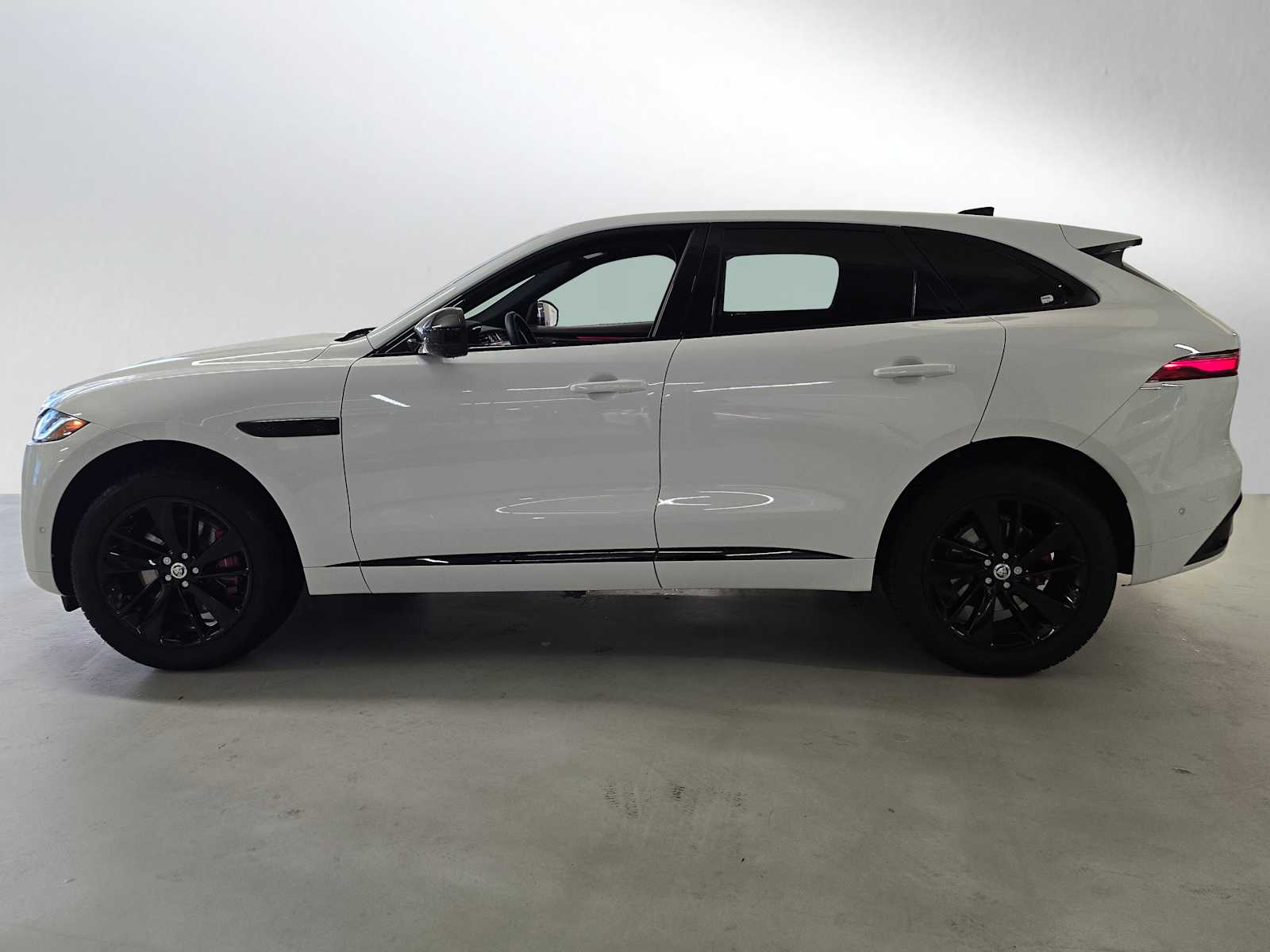 2024 Jaguar F-PACE P400 R-Dynamic S photo 4