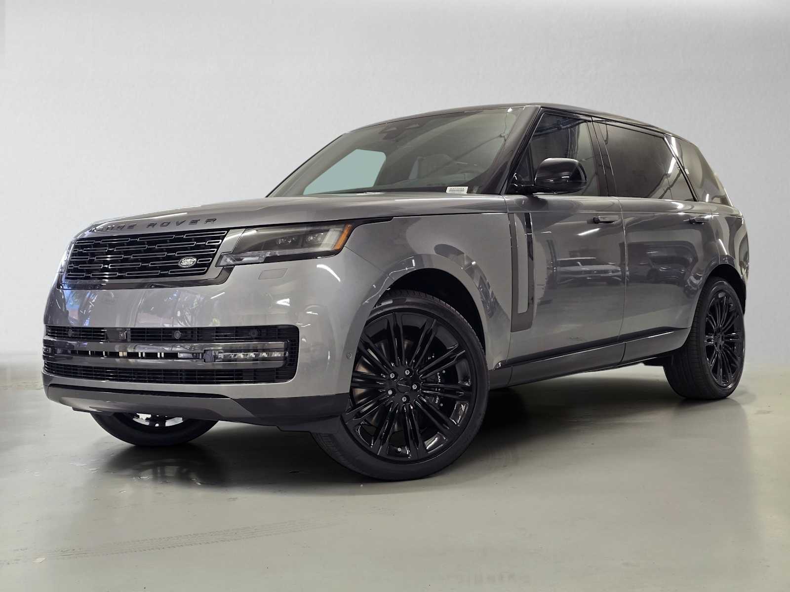 2026 Land Rover Range Rover 4.4 SE LWB 7's photo
