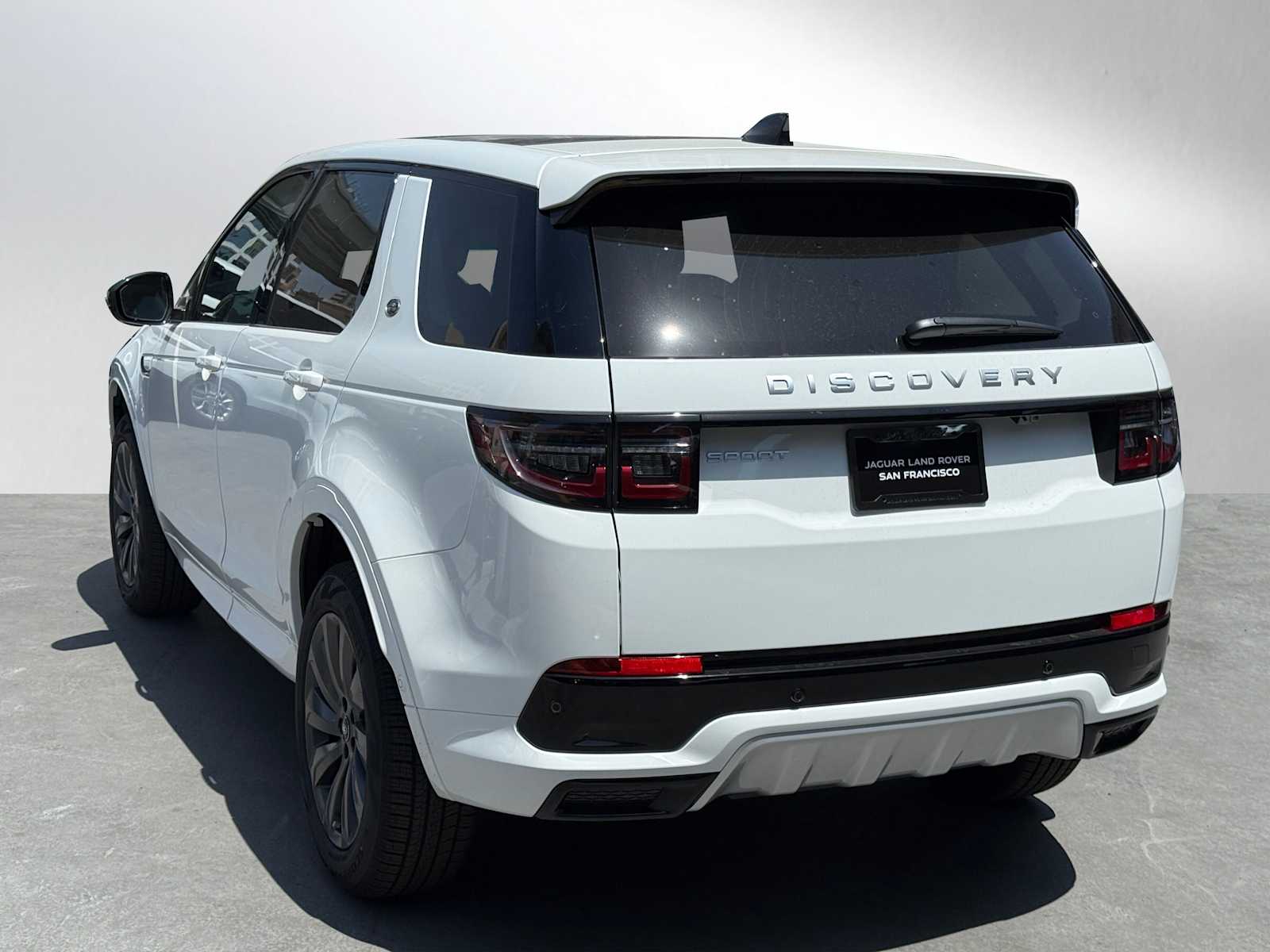 2025 Land Rover Discovery Sport S photo 3
