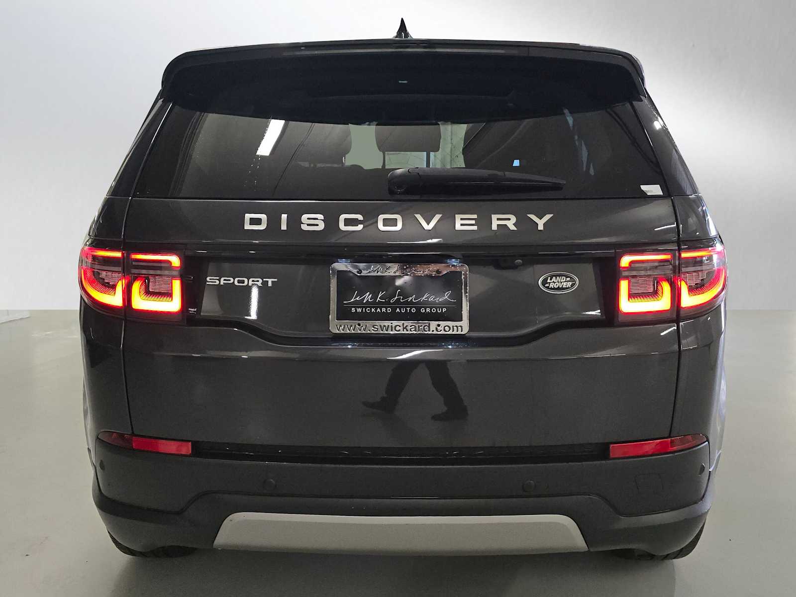 2023 Land Rover Discovery Sport SE photo 4