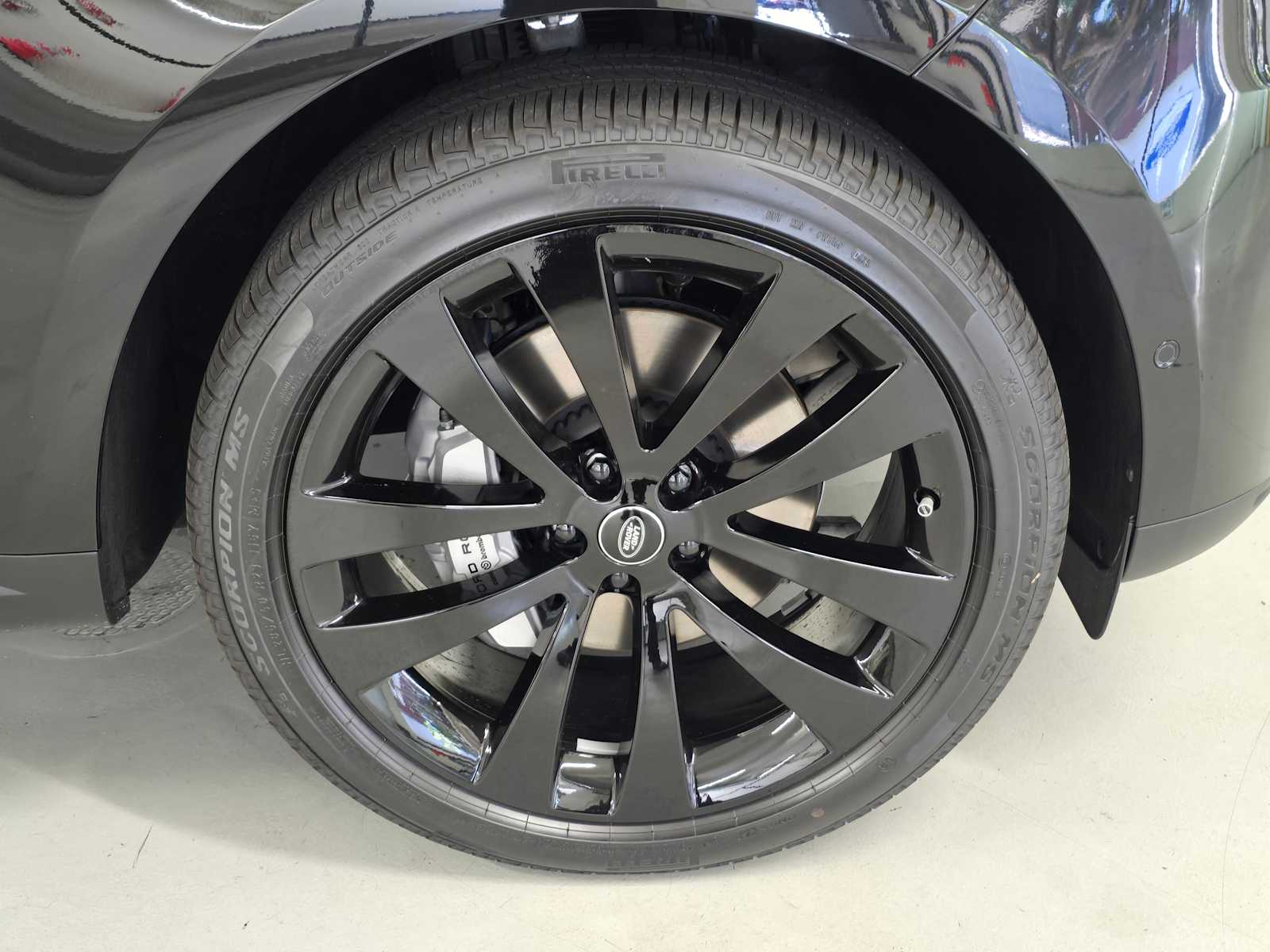 Image 9 of 2025 Land Rover Range Sport P360 SE SUV