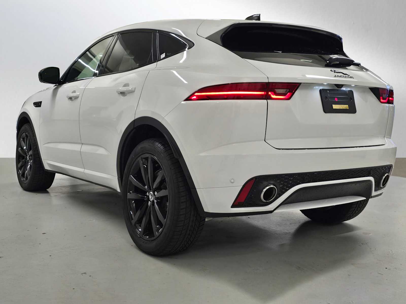 2024 Jaguar E-PACE P250 R-Dynamic SE photo 2