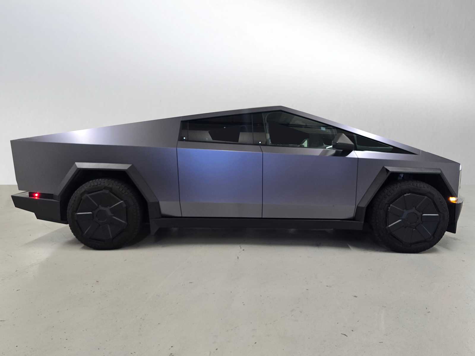 Used 2024 Tesla Cybertruck Base with VIN 7G2CEHED7RA005732 for sale in San Francisco, CA