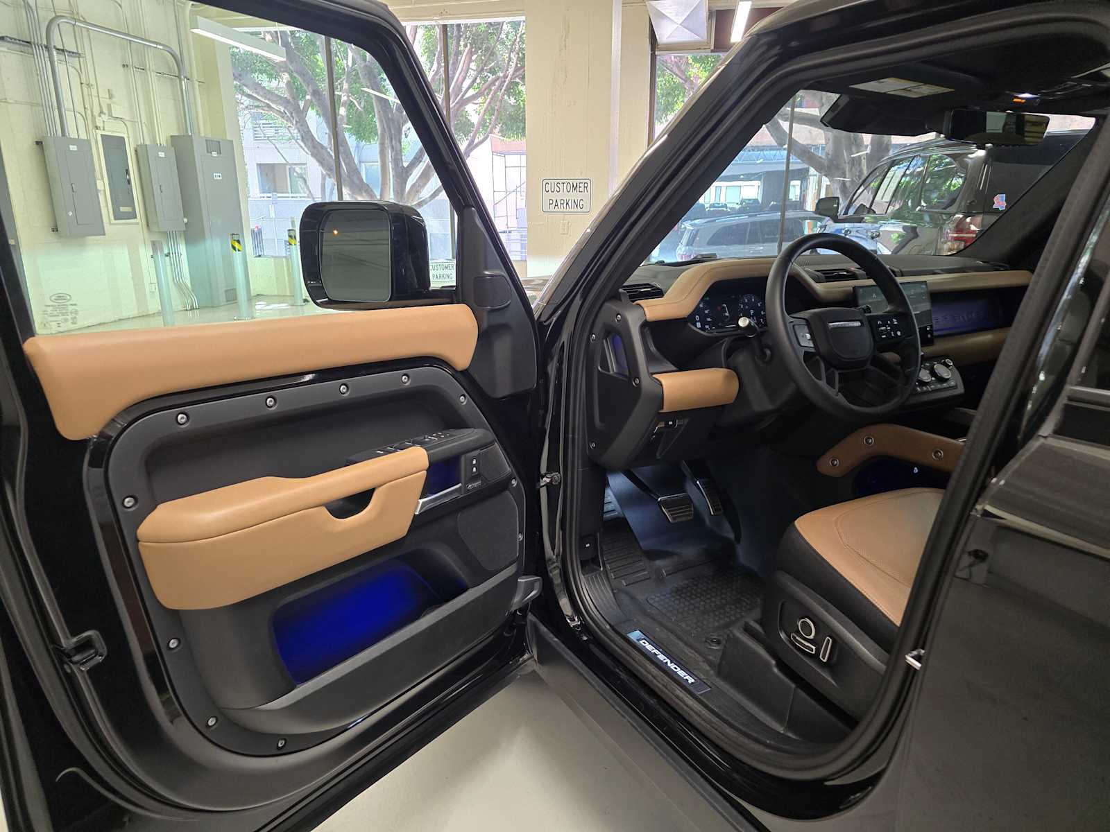 2025 Land Rover Defender X - Photo 21