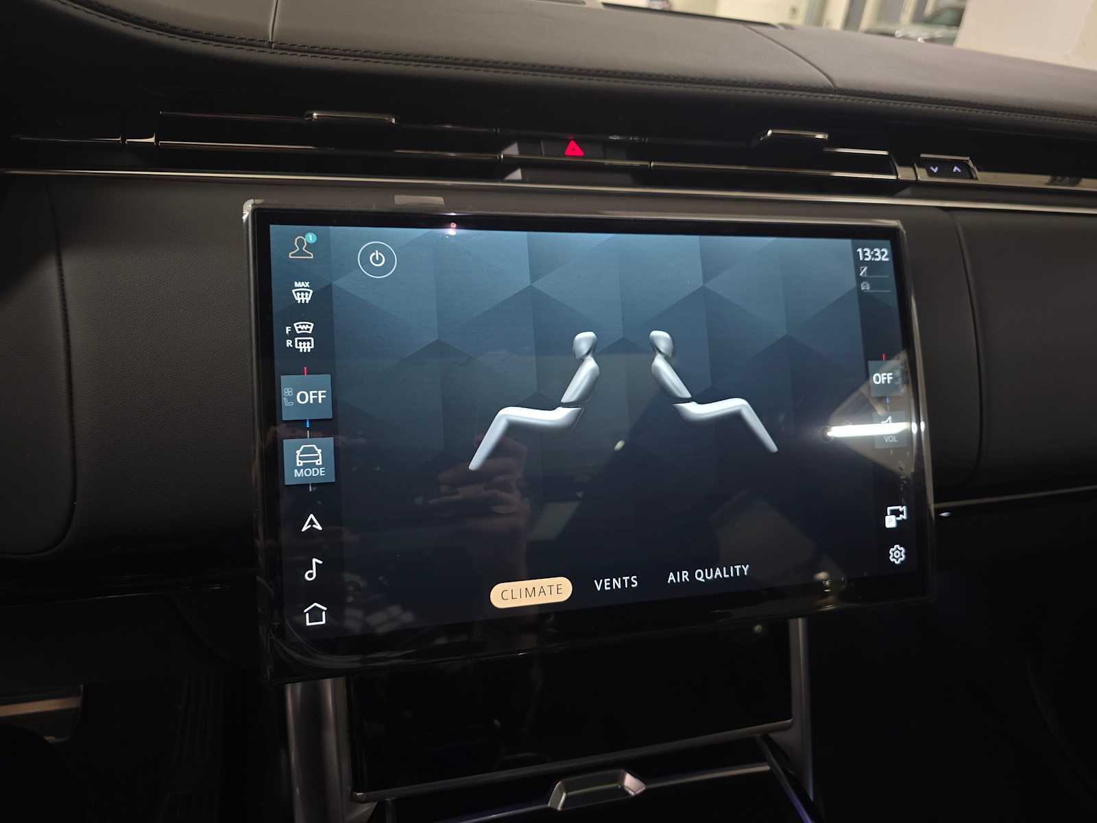 2026 Land Rover Range Rover SE - Photo 27