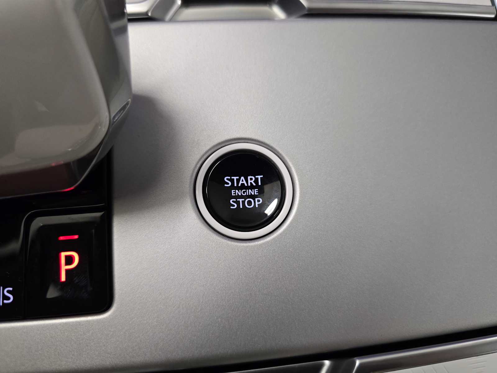2025 Land Rover Range Rover SV - Photo 34