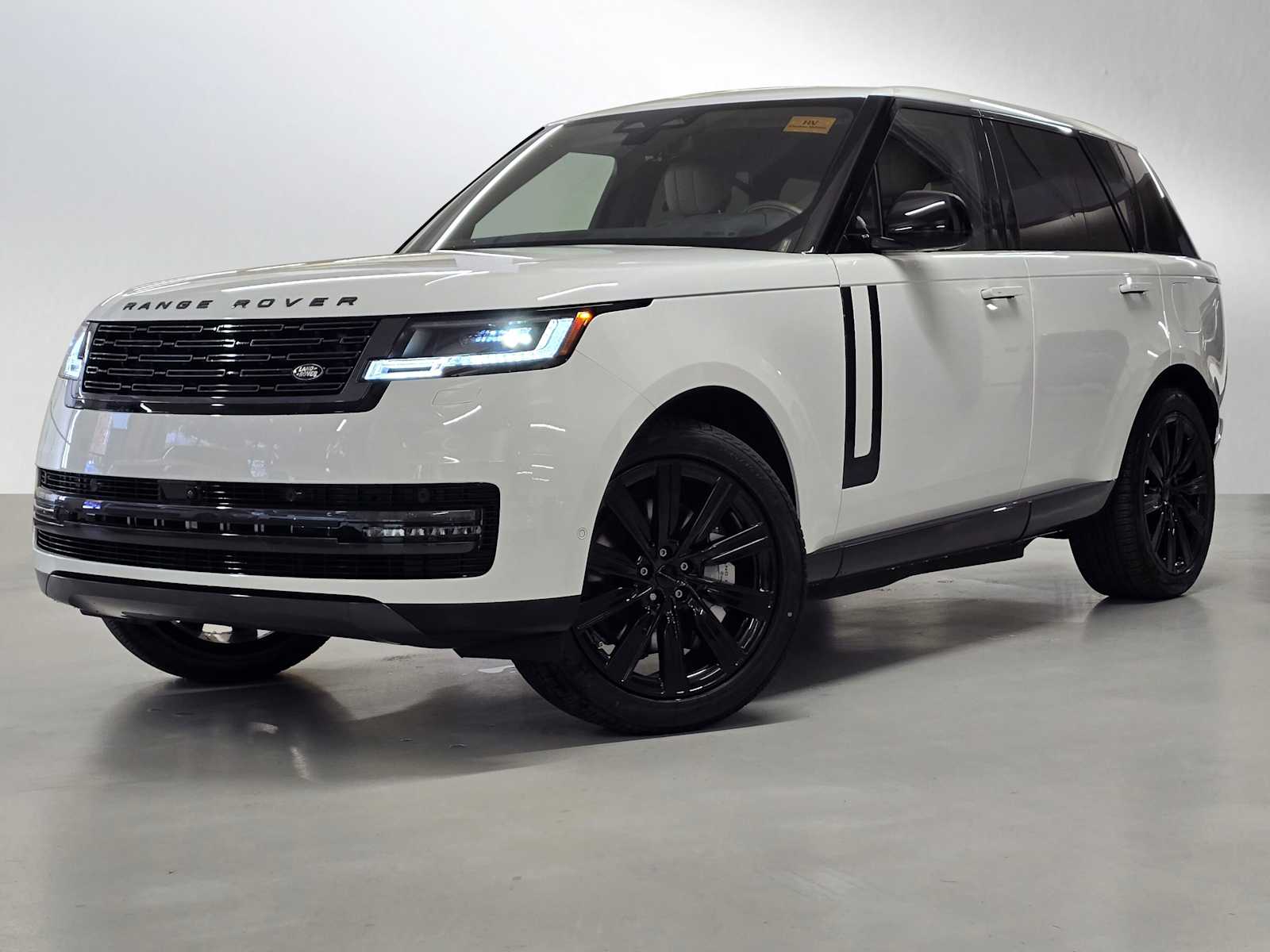 2026 Land Rover Range Rover 3.0 PHEV SE SWB's photo