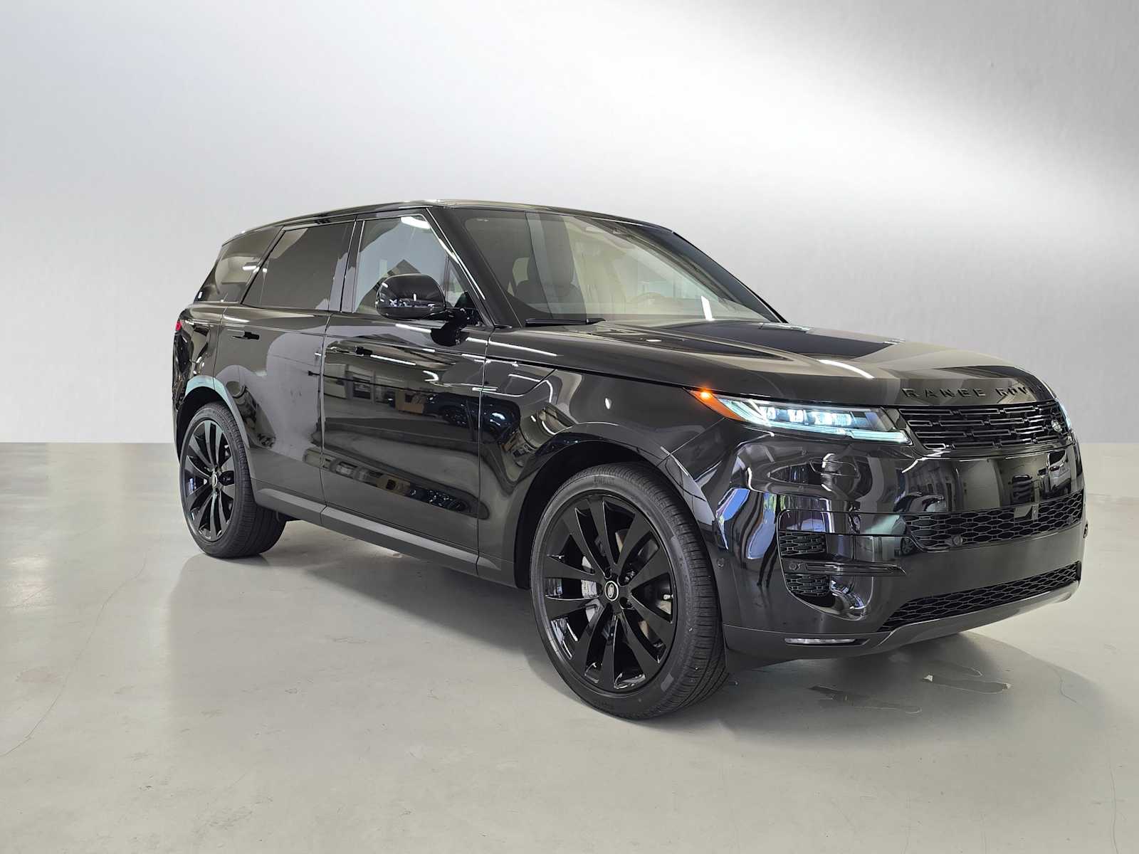 Image 7 of 2025 Land Rover Range Sport P360 SE SUV