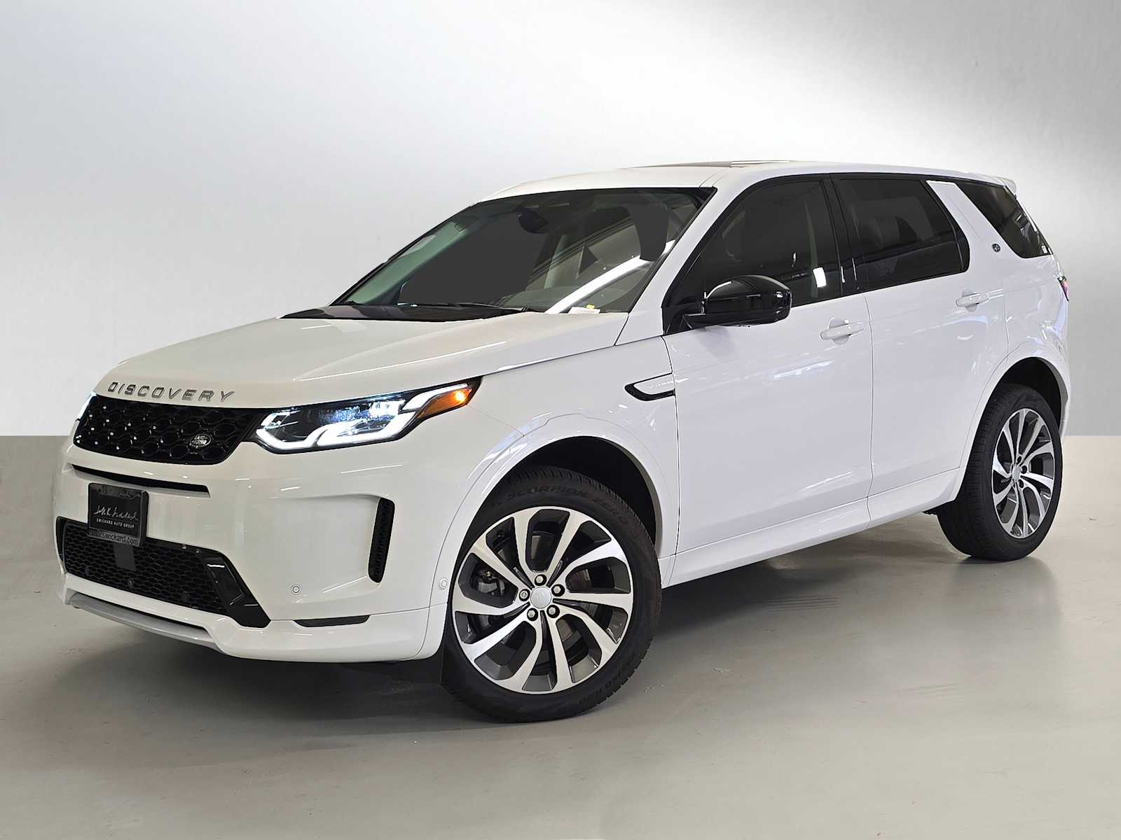 2025 Land Rover Discovery Sport S photo 3