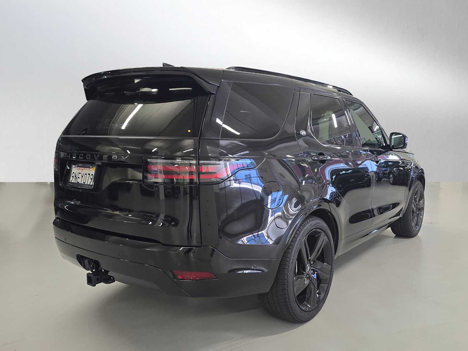Image 6 of 2024 Land Rover Discovery P360 Dynamic SE SUV