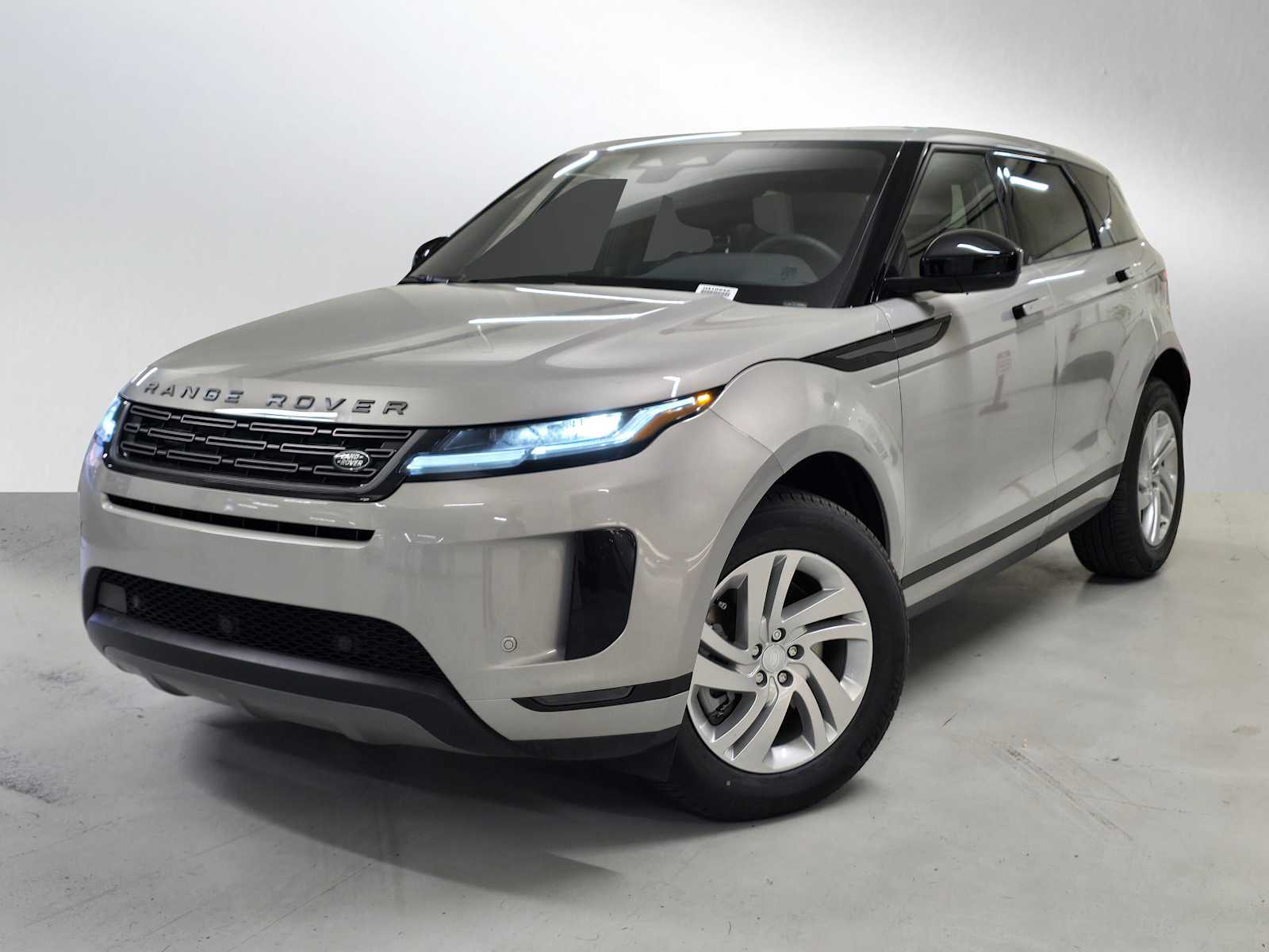 2026 Land Rover Range Rover Evoque S's photo