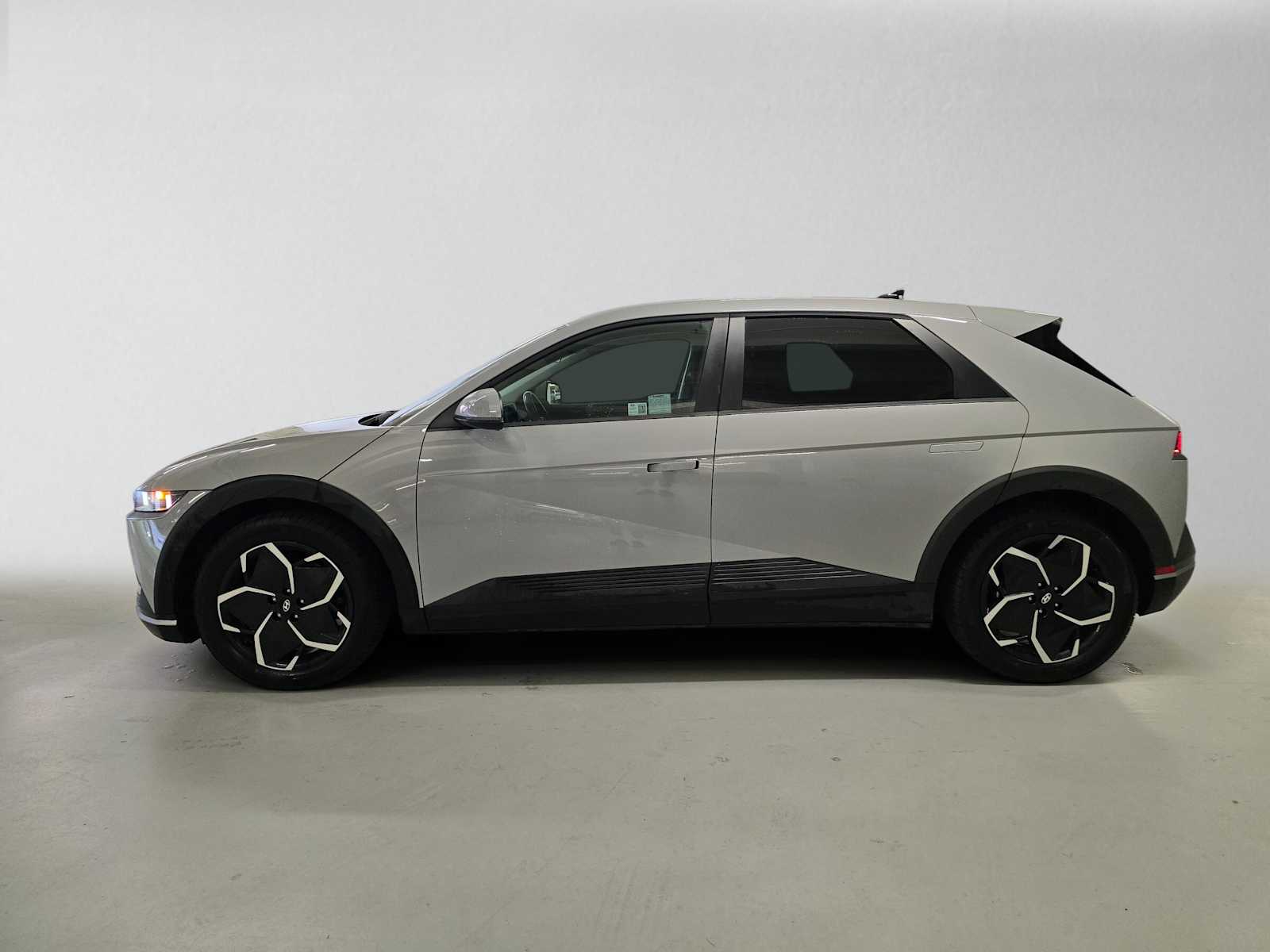 Used 2024 Hyundai IONIQ 5 SE with VIN KM8KM4DB7RU308302 for sale in San Francisco, CA