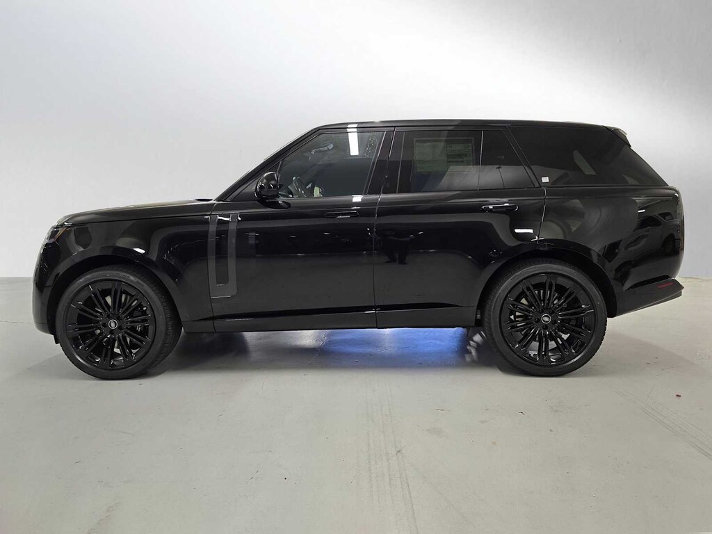 New 2025 Land Rover Range Rover SE P530 SWB