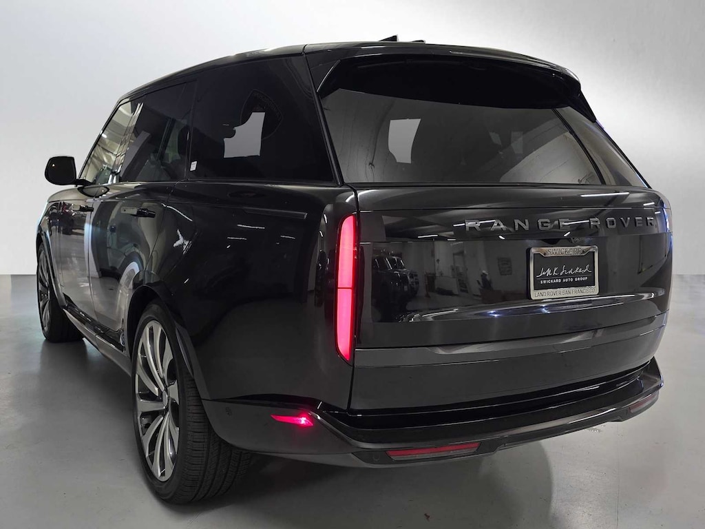 New 2025 Land Rover Range Rover SE SUV