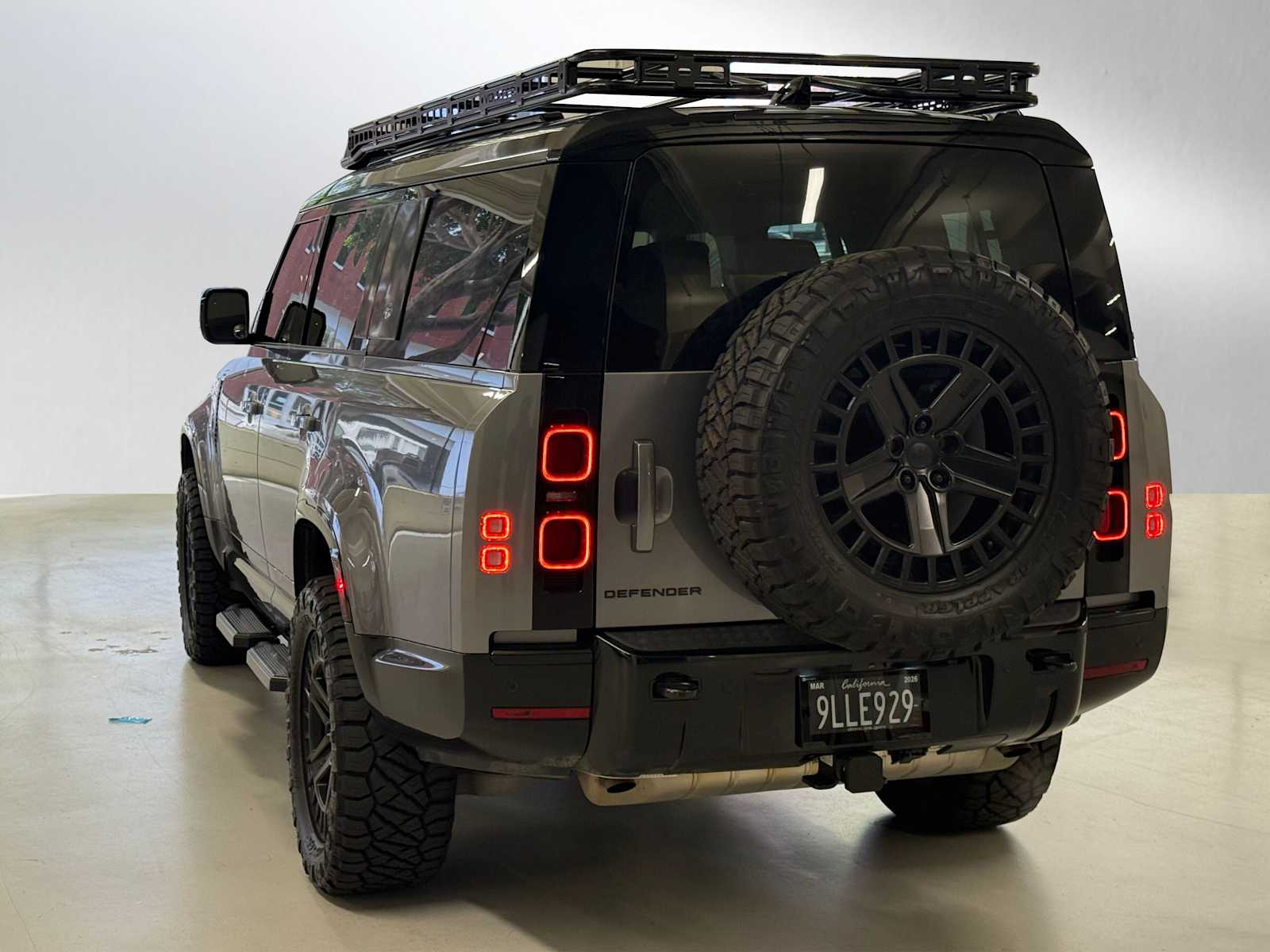 Image 3 of 2024 Land Rover Defender 130 X-Dynamic SE SUV
