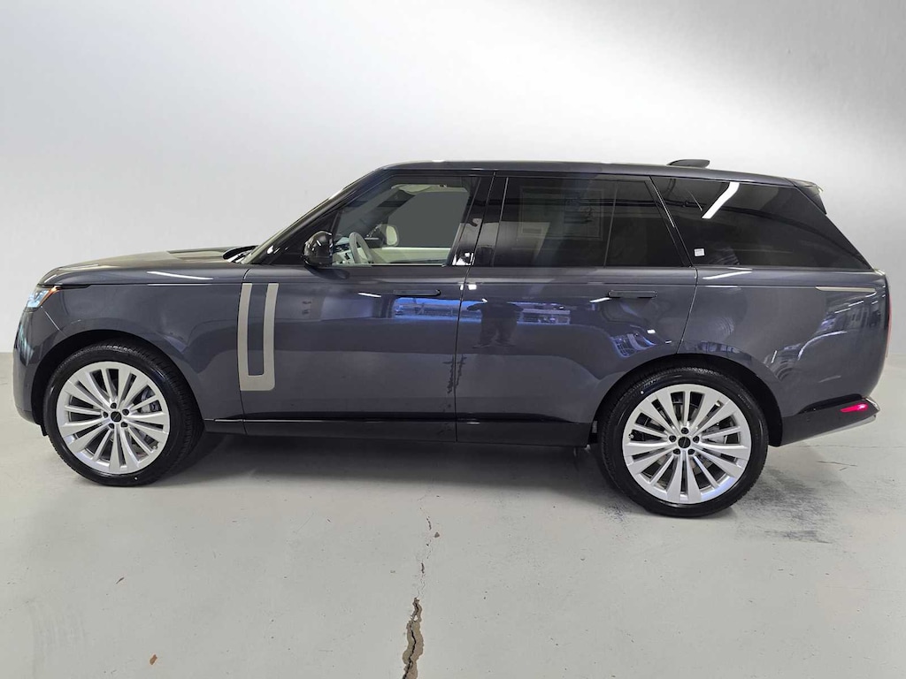 New 2026 Land Rover Range Rover SE SUV