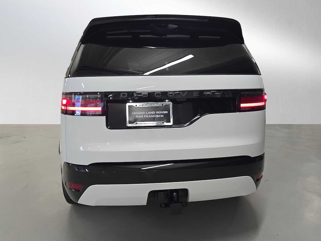 New 2025 Land Rover Discovery Dynamic SE SUV