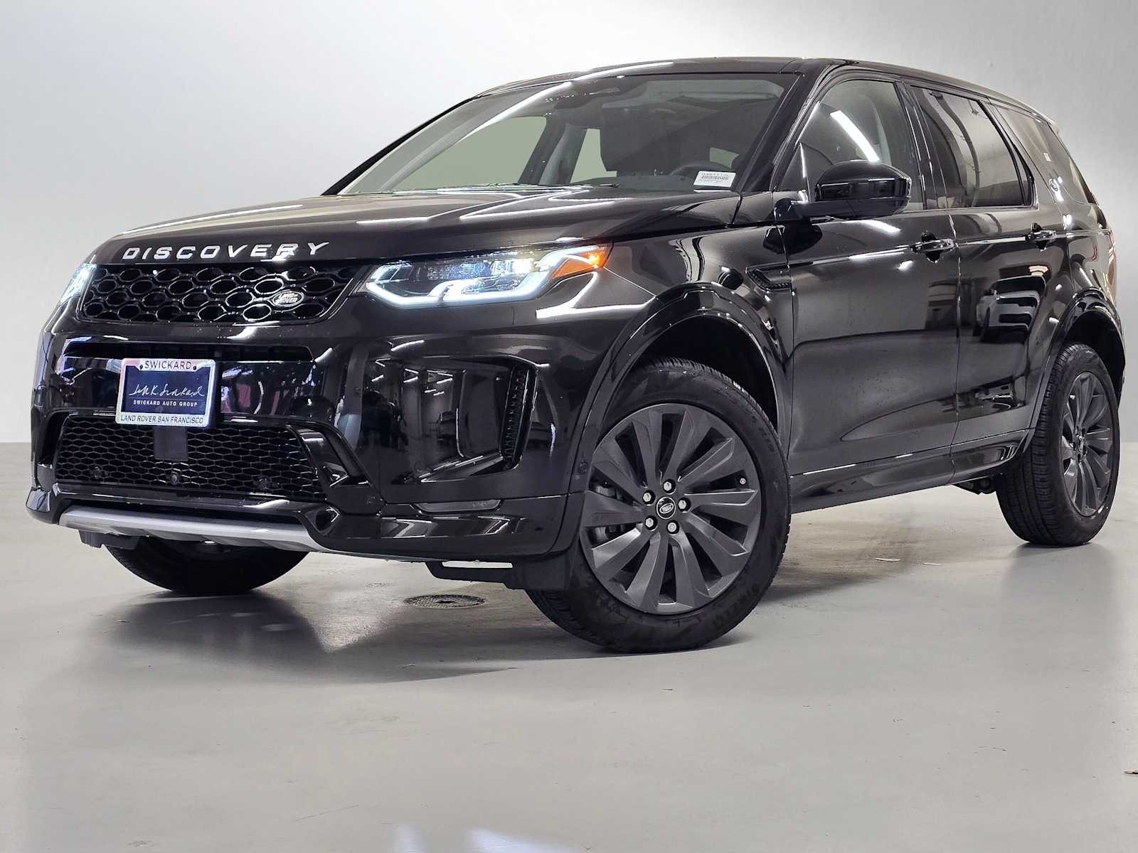 2025 Land Rover Discovery Sport 2.0 S's photo
