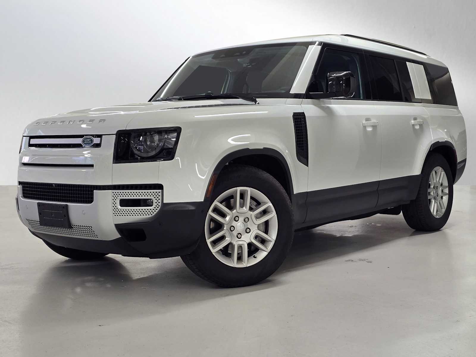 2025 Land Rover Defender 130 S P400's photo