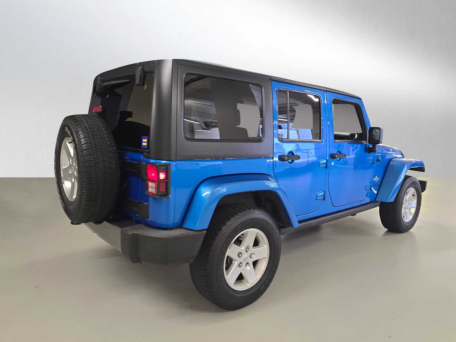 2014 Jeep Wrangler Unlimited Sport photo 3