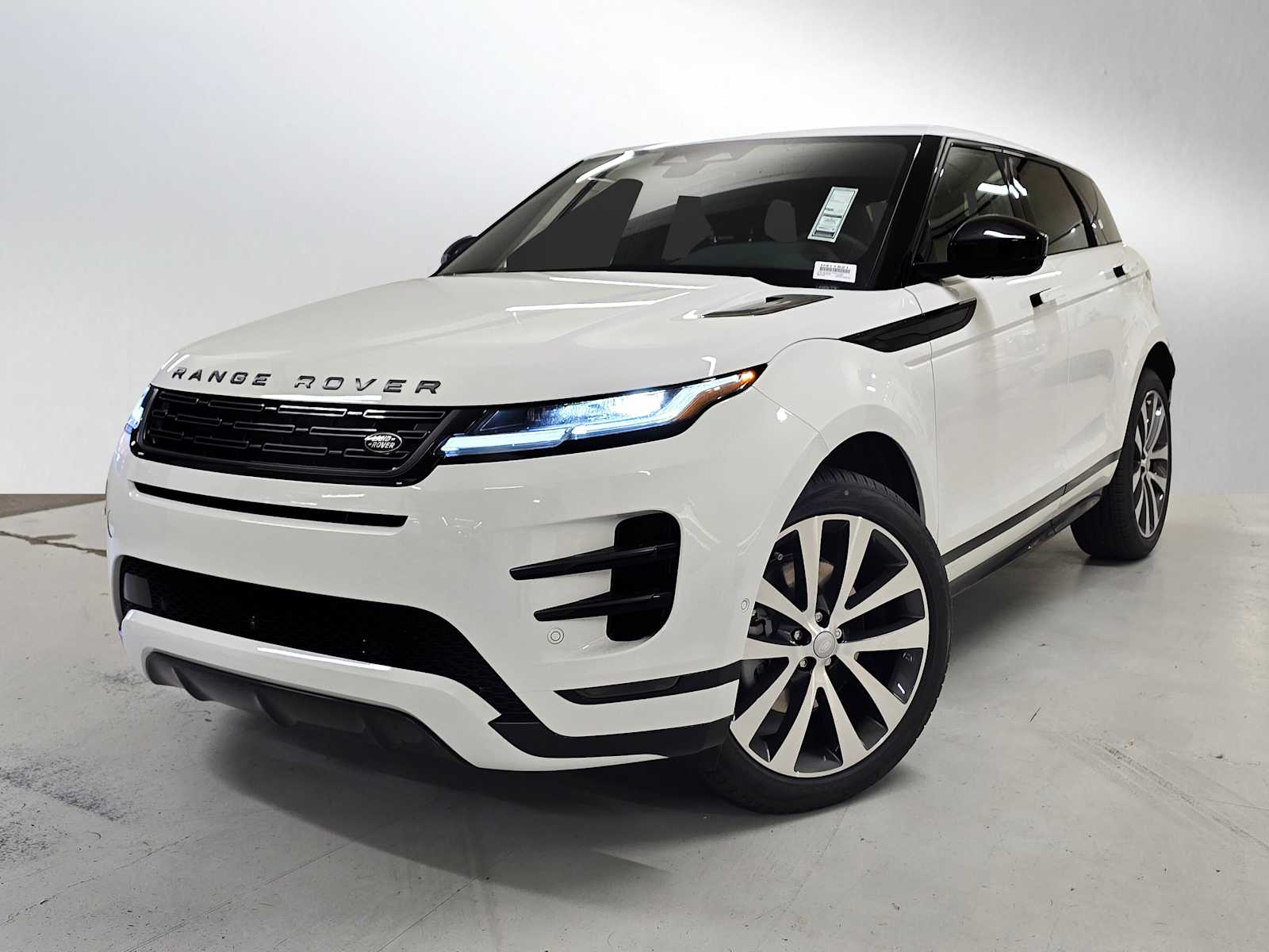 2026 Land Rover Range Rover Evoque Dynamic SE's photo