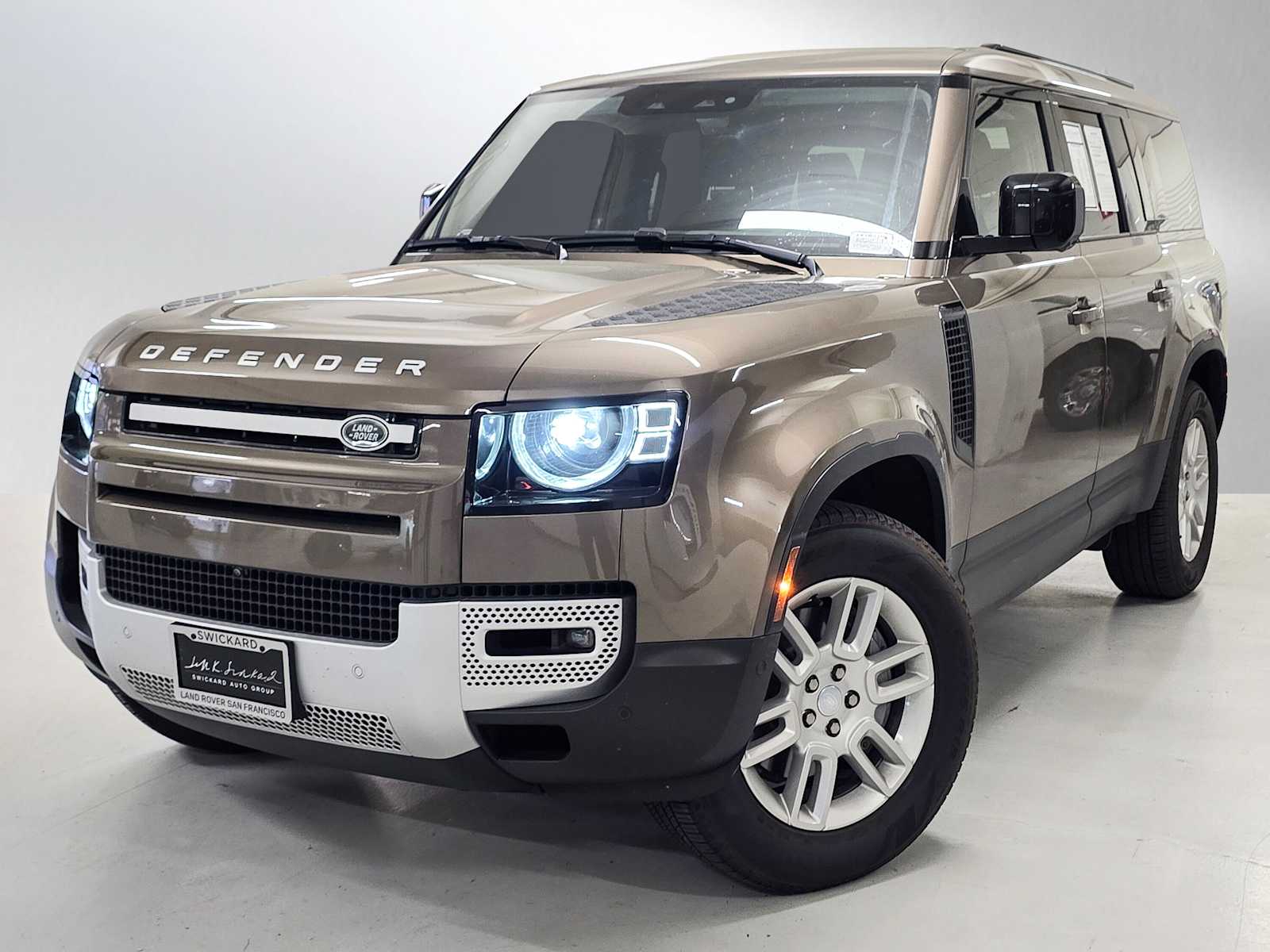 2025 Land Rover Defender 130 S P400's photo