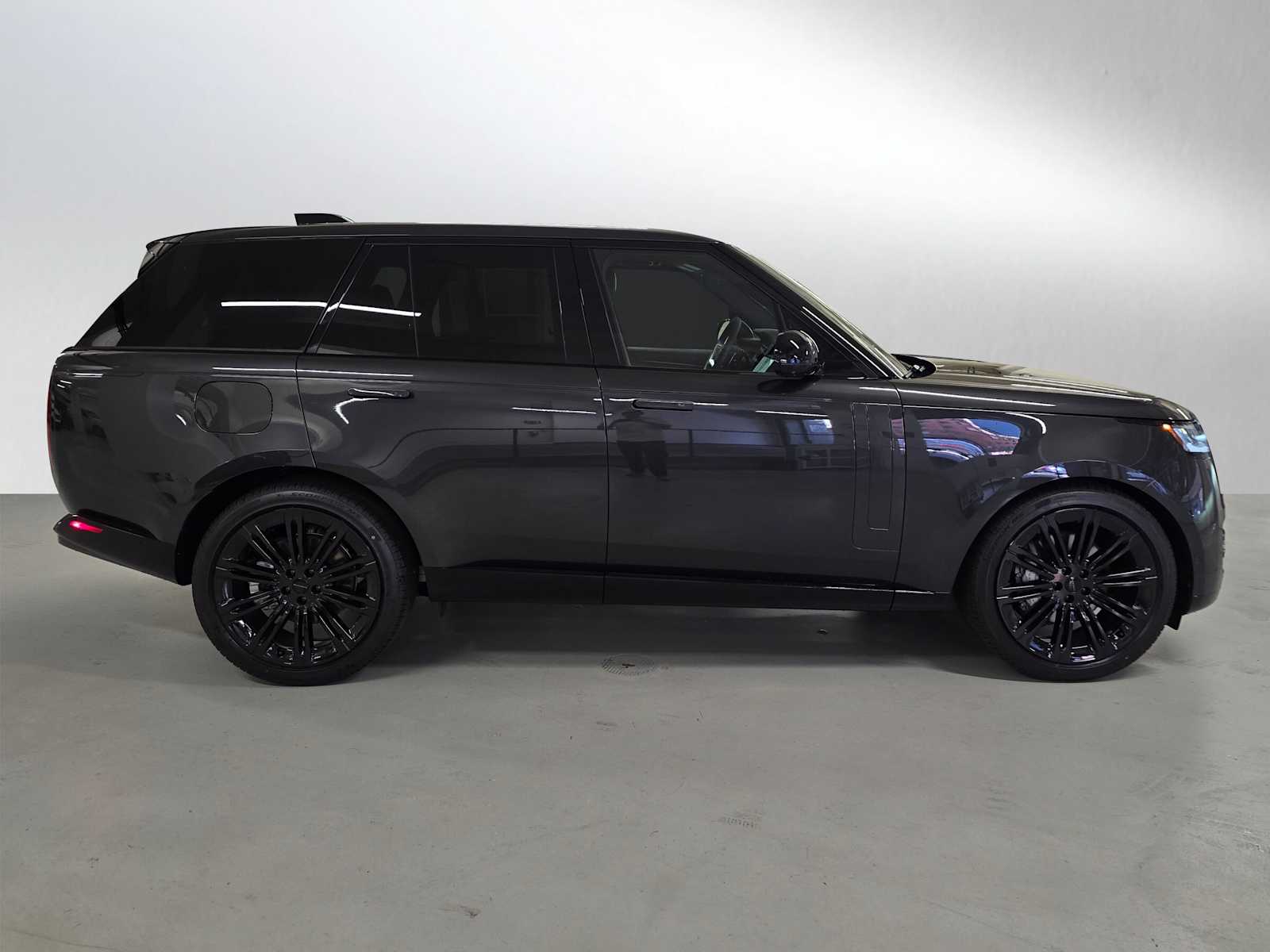 2026 Land Rover Range Rover SE - Photo 6