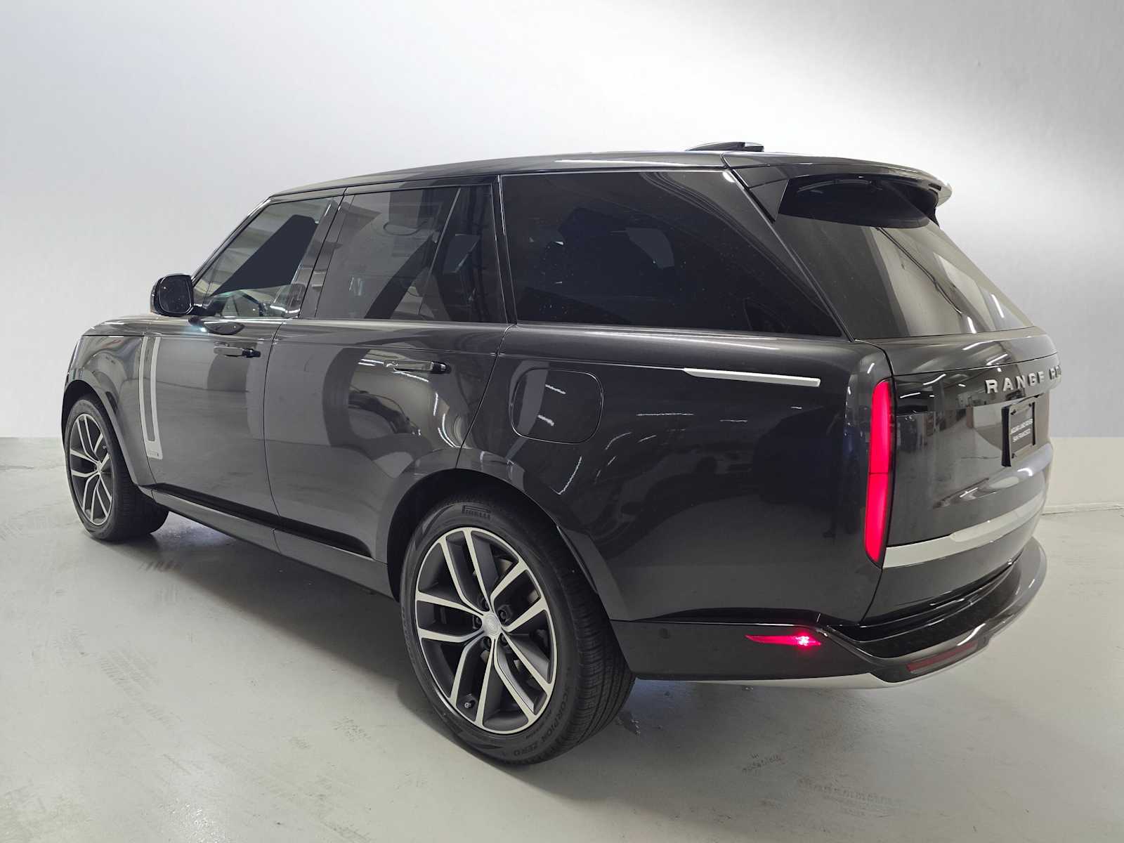 2025 Land Rover Range Rover Autobiography photo 2