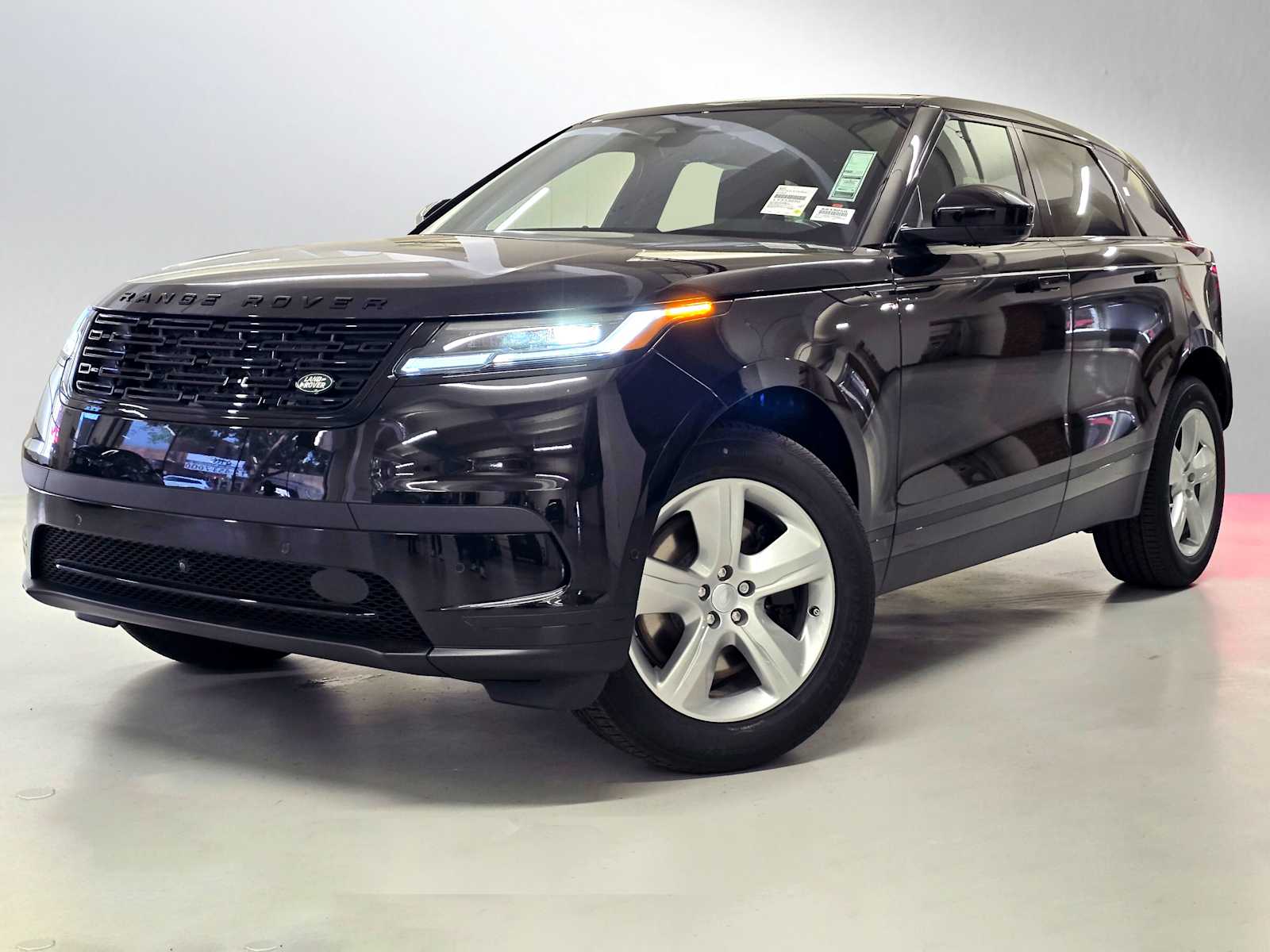 2026 Land Rover Range Rover Velar P250 S's photo