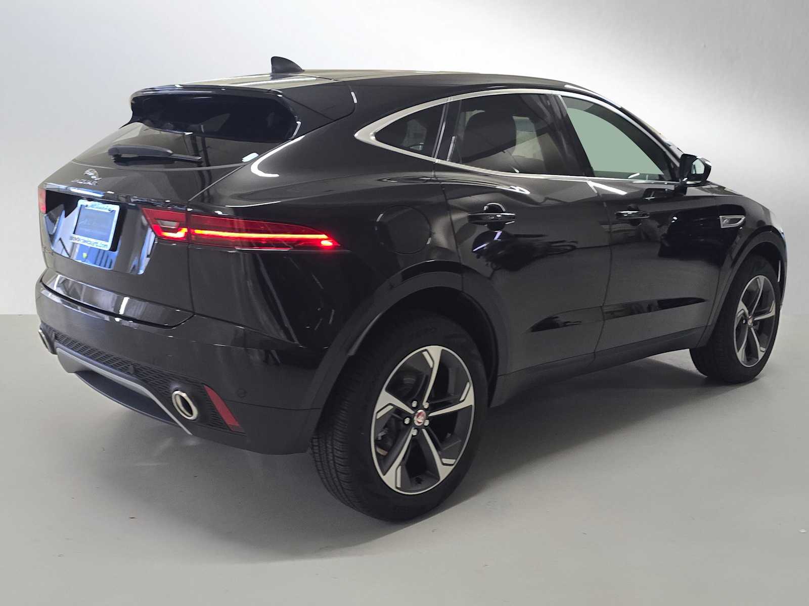 2023 Jaguar E-PACE P250 SE photo 3