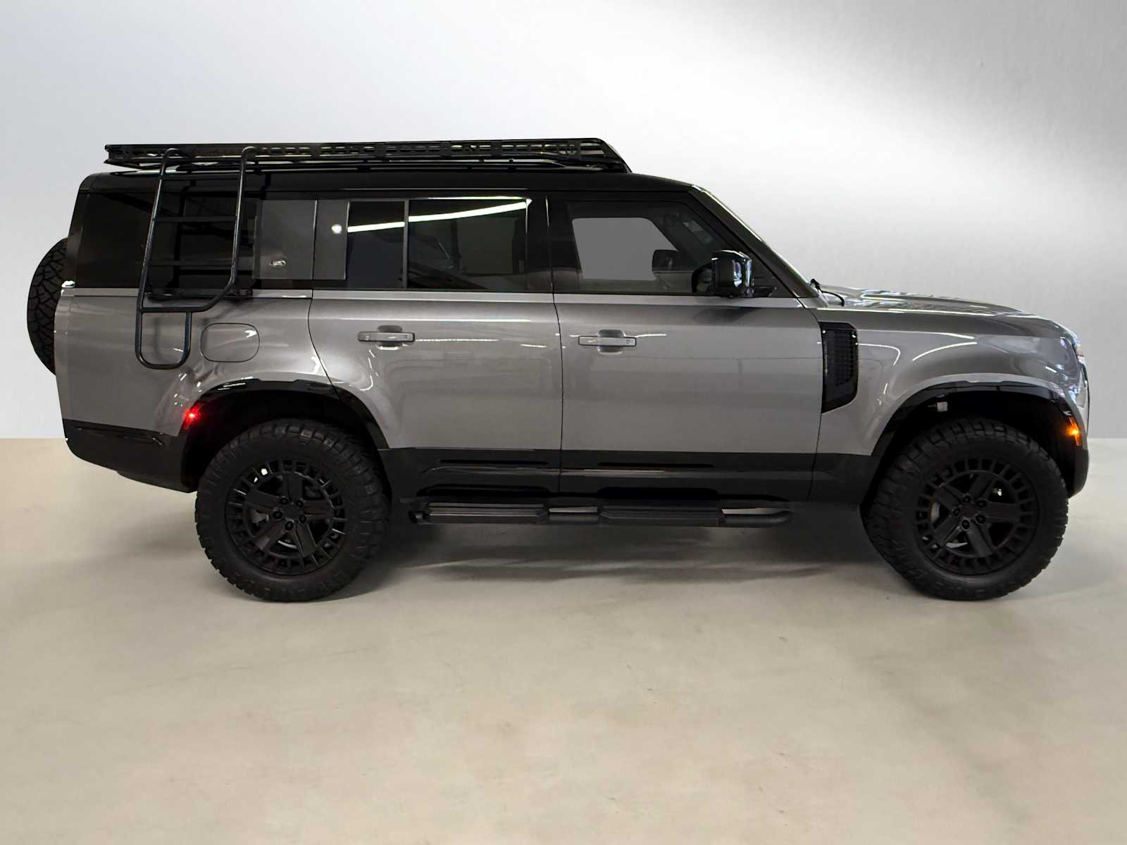 Image 6 of 2024 Land Rover Defender 130 X-Dynamic SE SUV