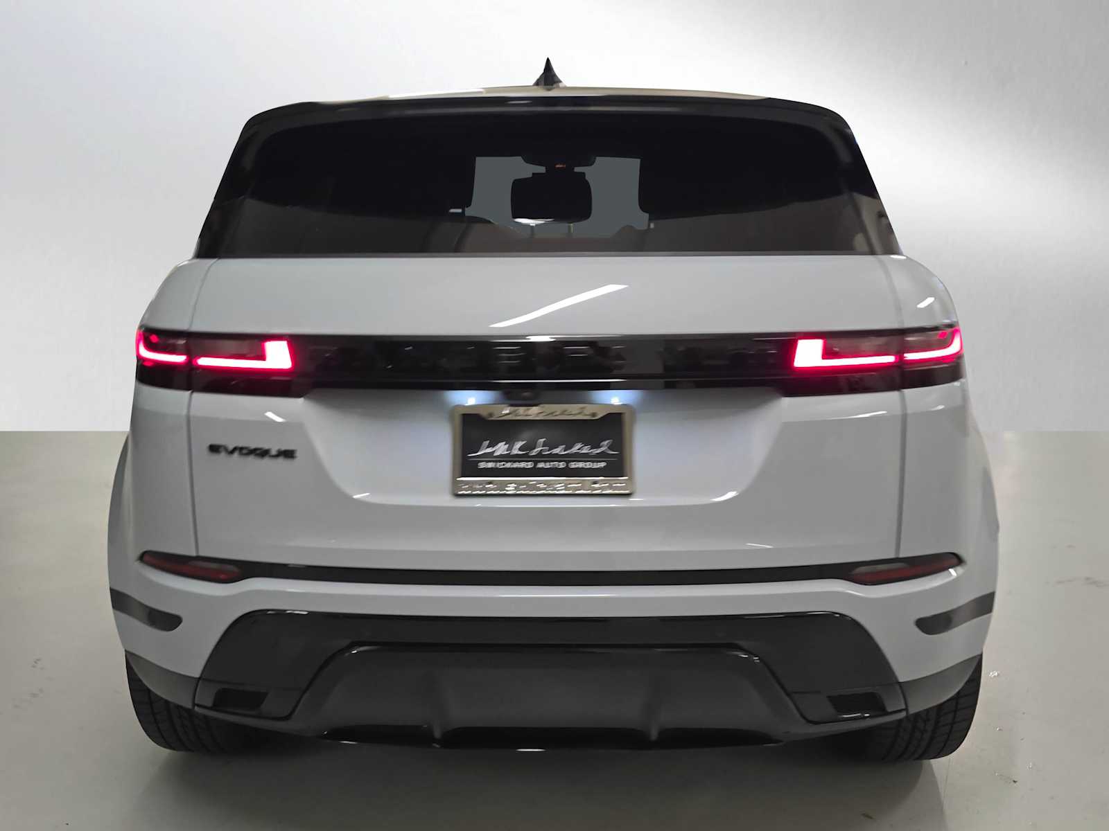 2024 Land Rover Range Rover Evoque Dynamic SE photo 4