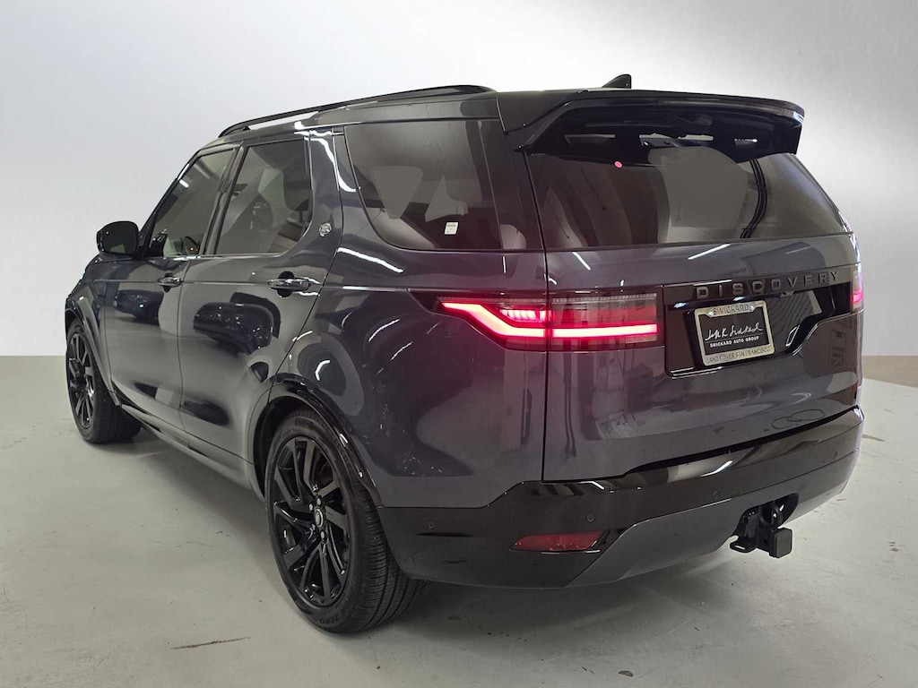 Used 2025 Land Rover Discovery P300 Dynamic SE SUV