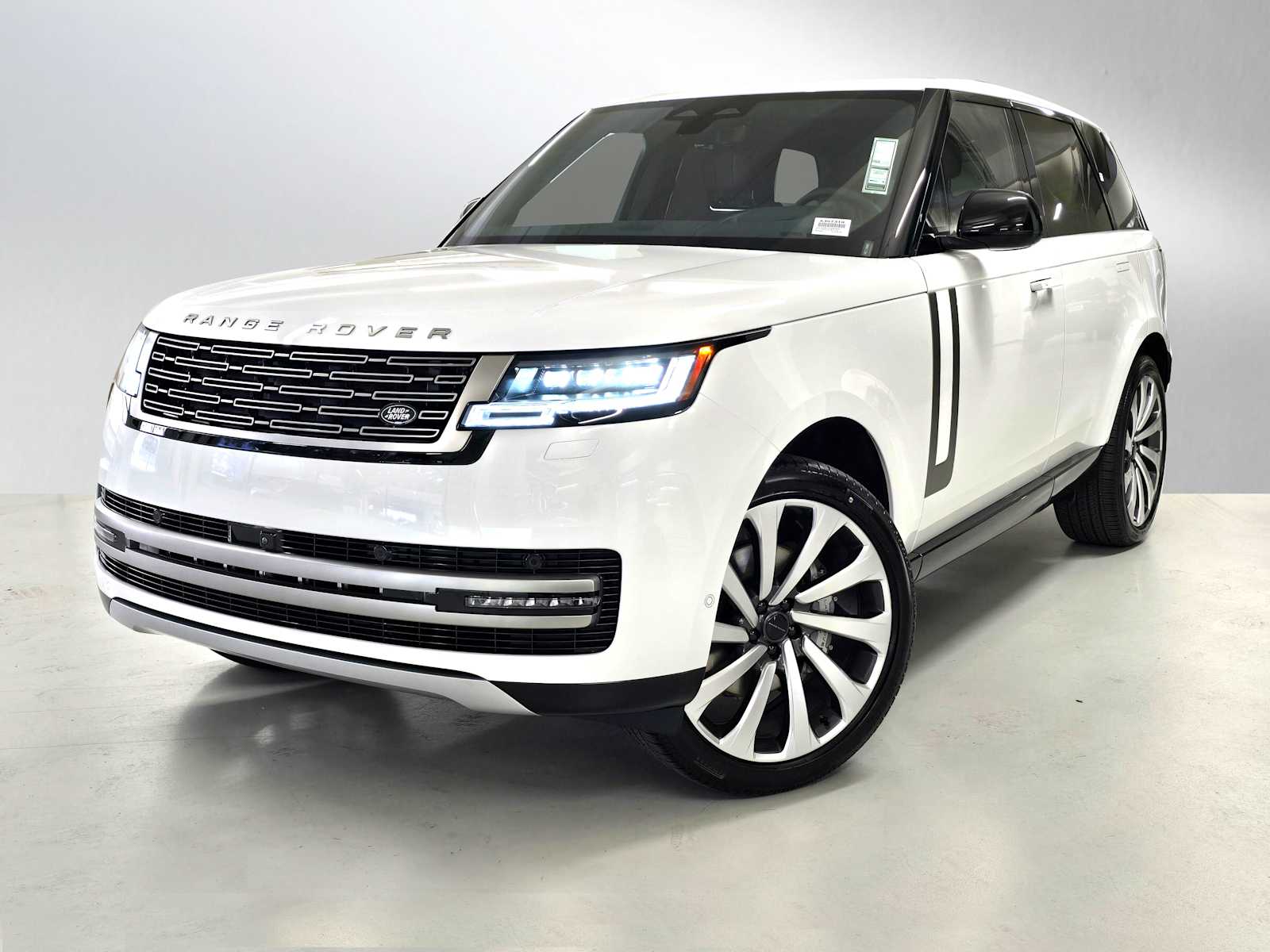 2026 Land Rover Range Rover 3.0 SE SWB's photo